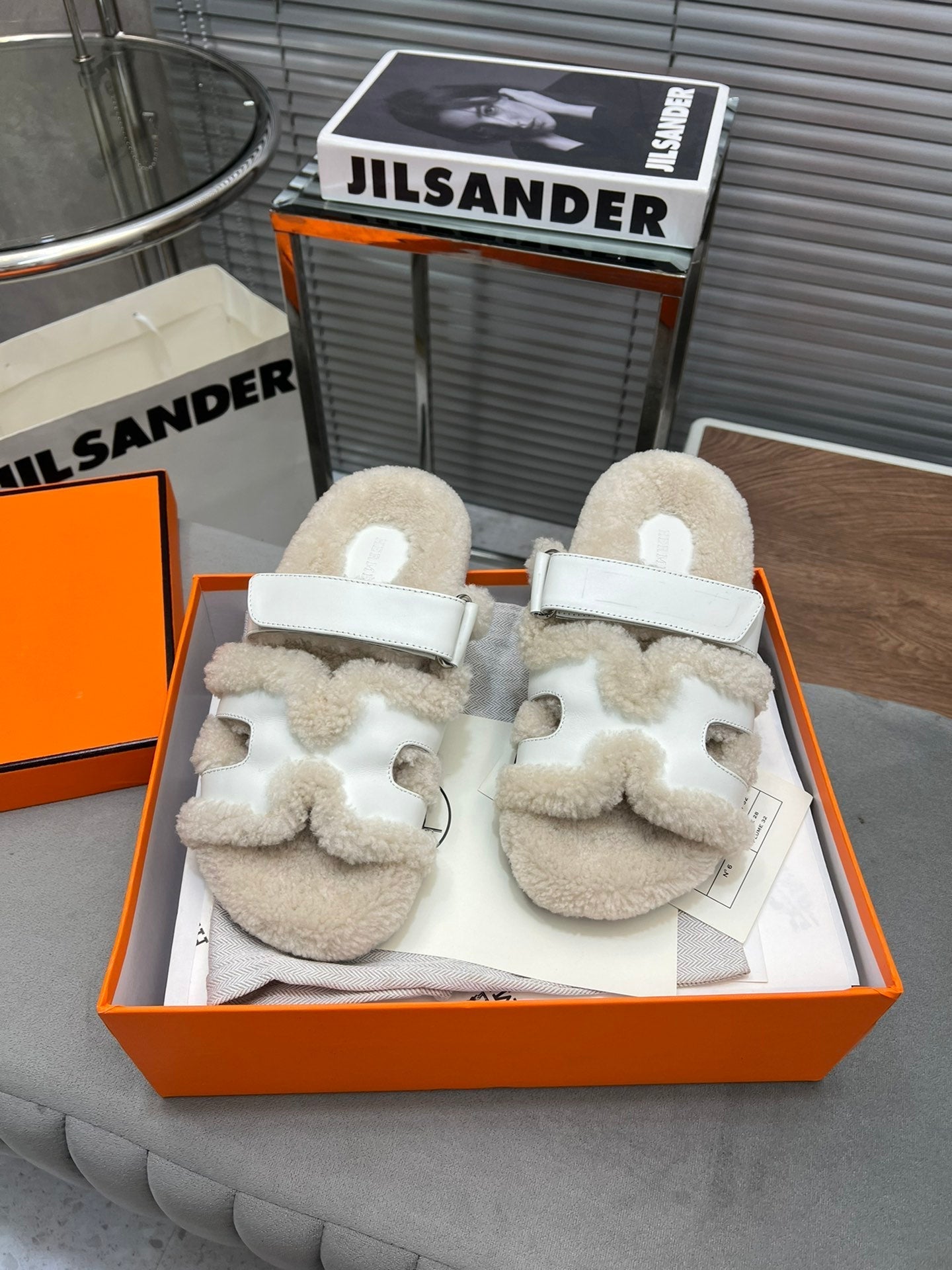 CHYPRE SLIPPERS IN BEIGE LAMB WOOL AND WHITE CALFSKIN - 35