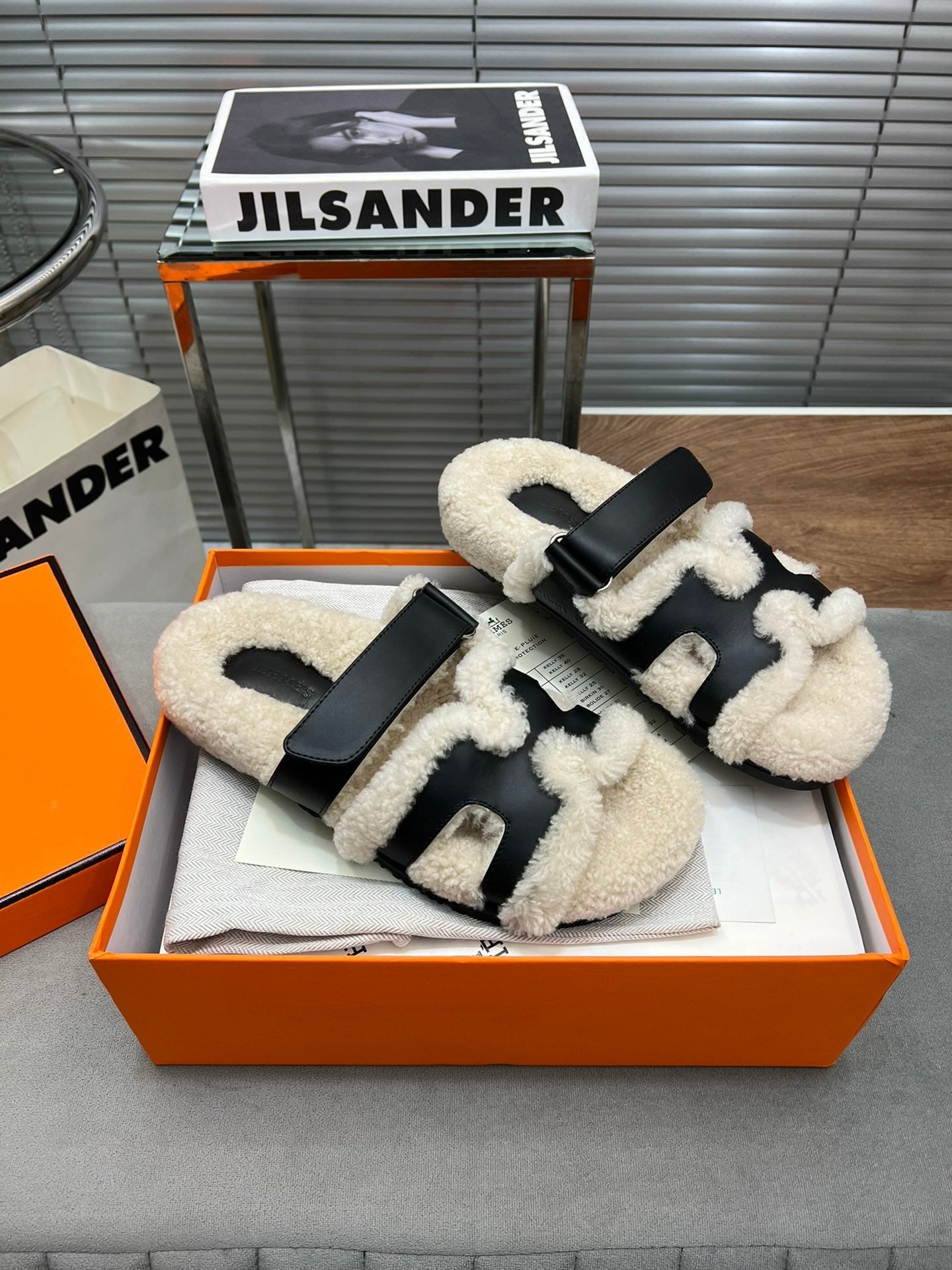 CHYPRE SLIPPERS IN BEIGE LAMB WOOL AND BLACK CALFSKIN - 35