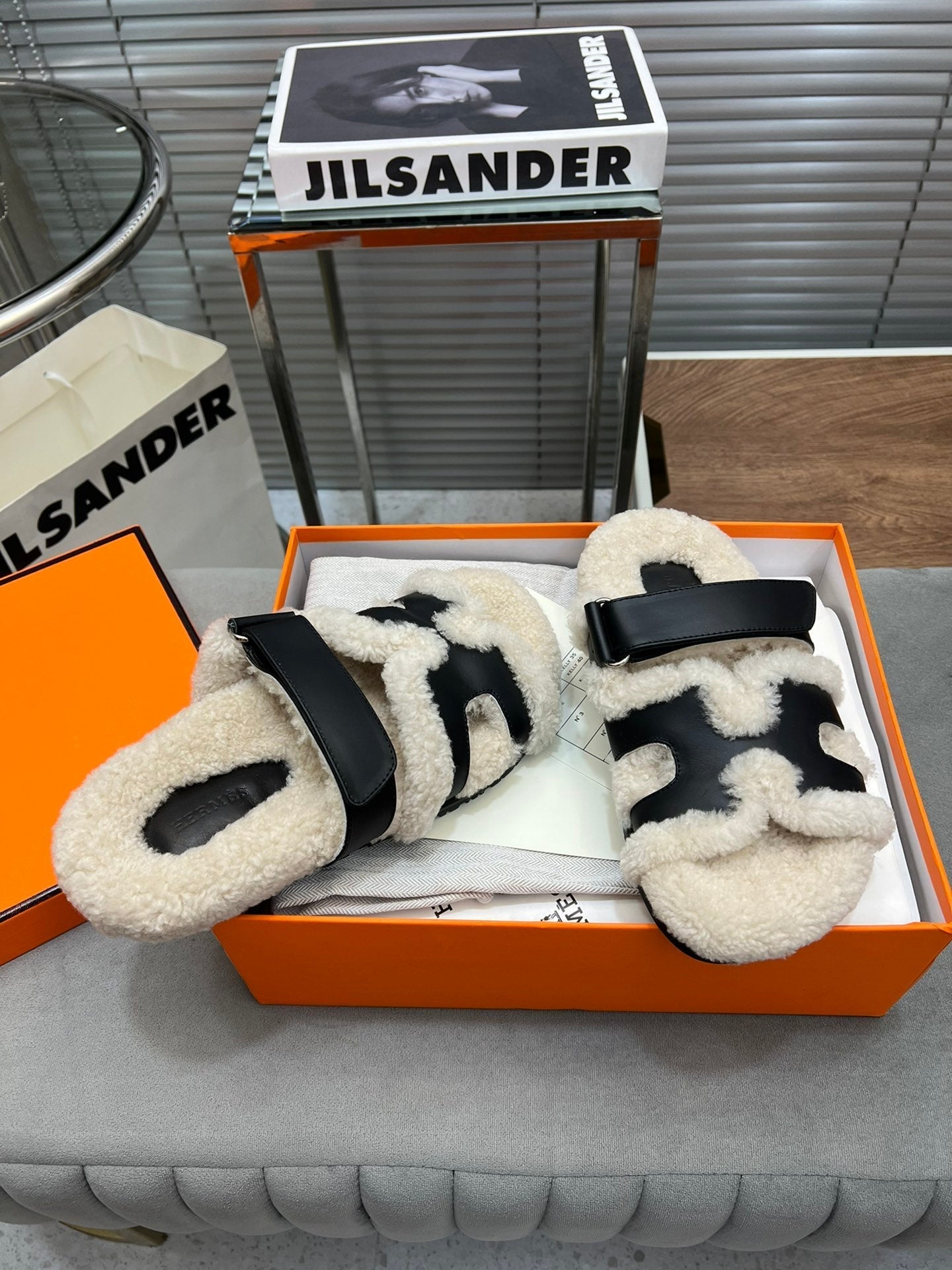 CHYPRE SLIPPERS IN BEIGE LAMB WOOL AND BLACK CALFSKIN - 35