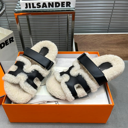 CHYPRE SLIPPERS IN BEIGE LAMB WOOL AND BLACK CALFSKIN - 35