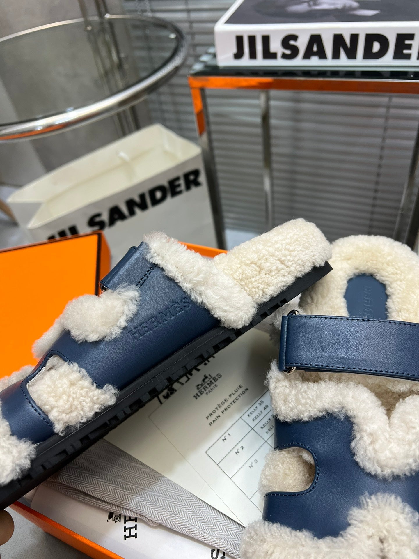 CHYPRE SLIPPERS IN BEIGE LAMB WOOL AND CLASSIC BLUE CALFSKIN - 35