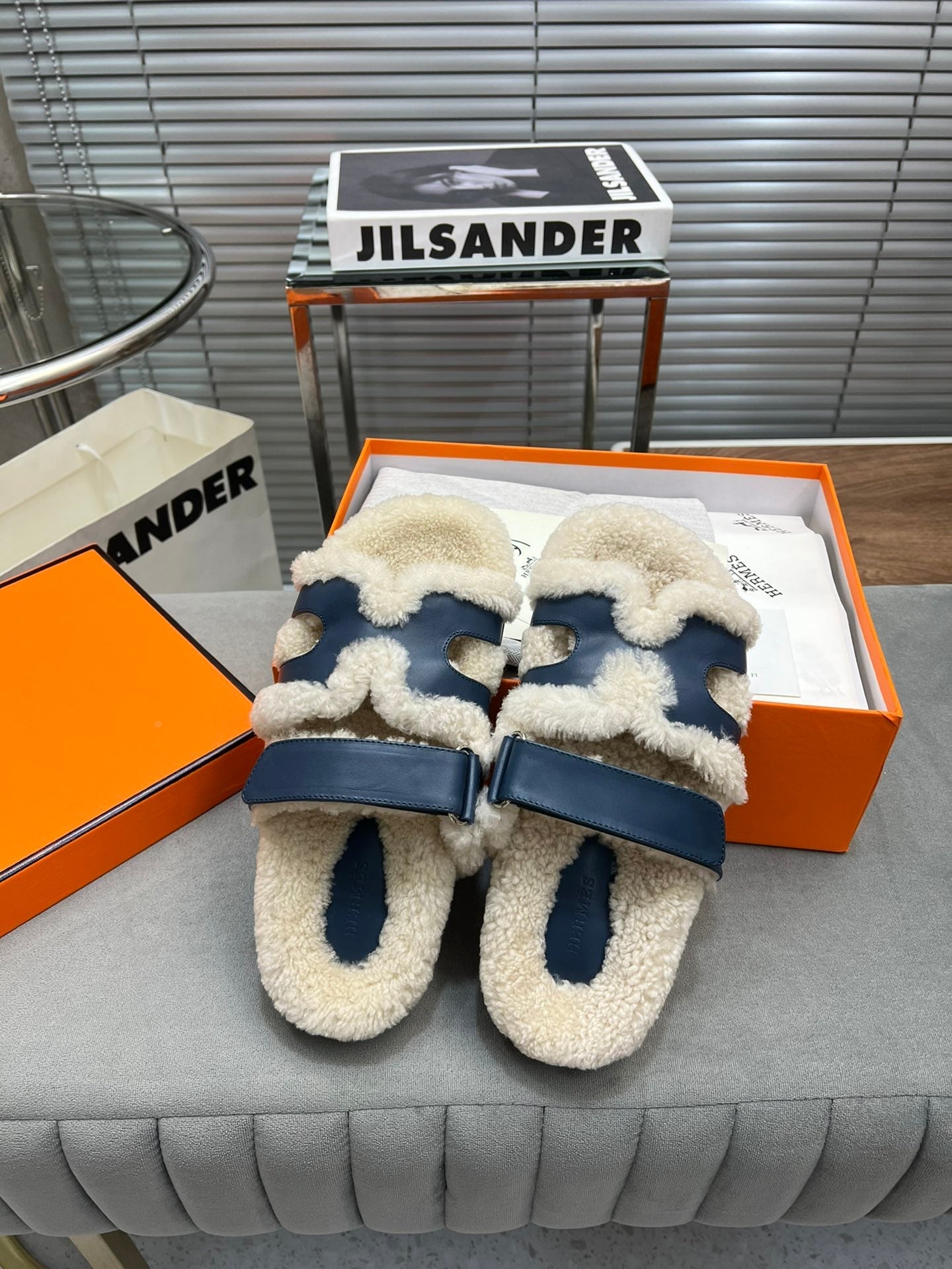 CHYPRE SLIPPERS IN BEIGE LAMB WOOL AND CLASSIC BLUE CALFSKIN - 35