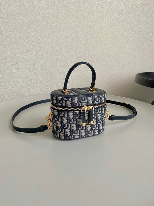 SIGNATURE VANITY 16 З ЖАККАРДОМ BLUE OBLIQUE