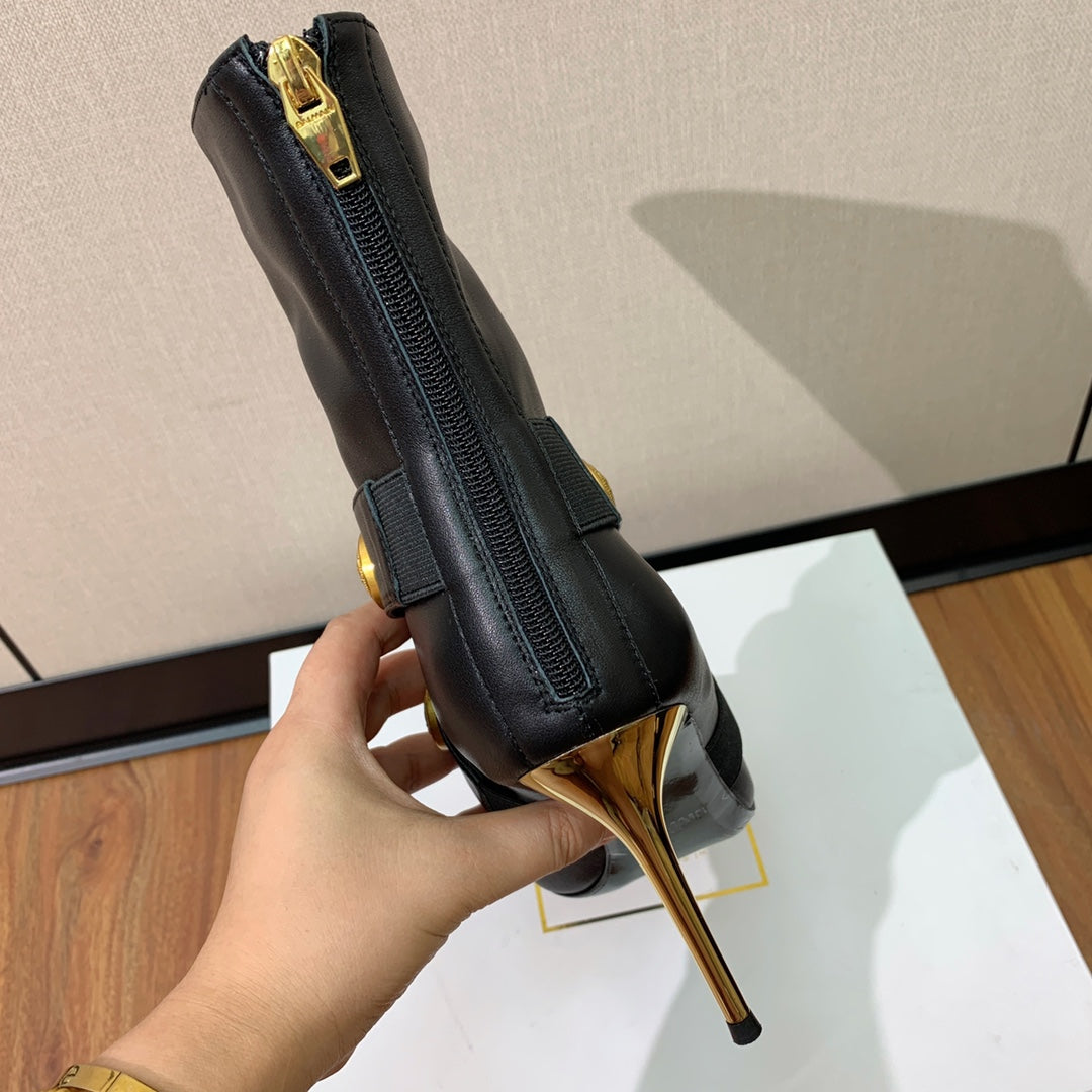ЧОБОТИ BALMAIN 26S 105 ММ З ЧОРНОЇ ТЕЛЯЧОЇ ШКІРИ ІЗ ЗОЛОТОЮ ФУРНІТУРОЮ, СТИЛЬ 2