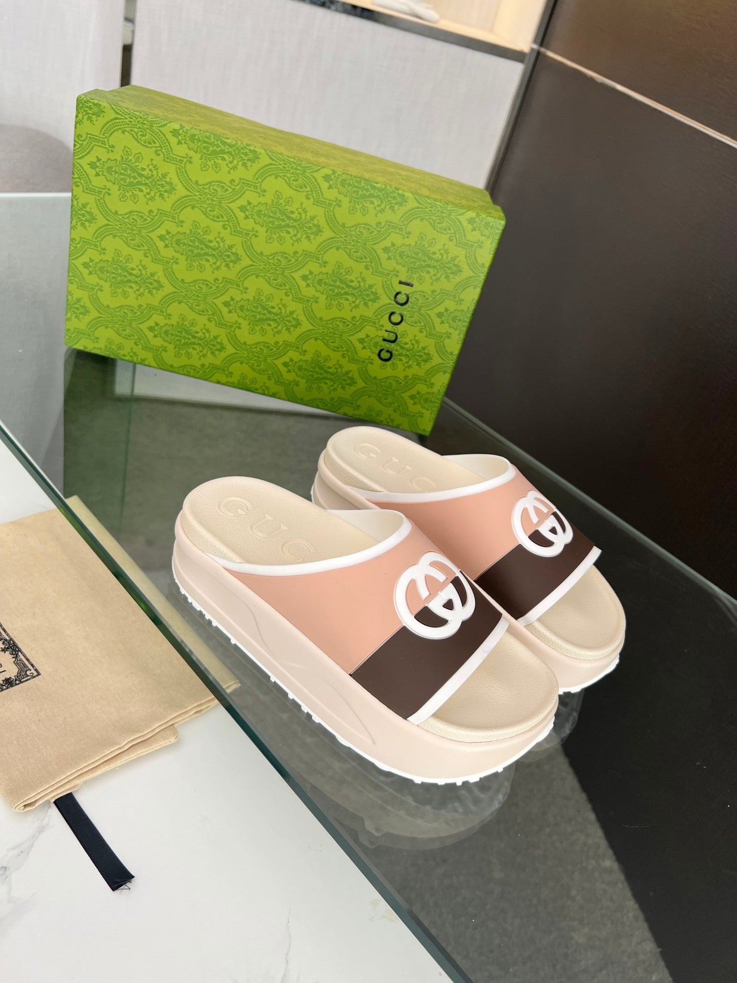 INTERLOCKING G SLIDE SANDAL IN WHITE CREAM MIX COLORFUL IMPORTED TPU - 35