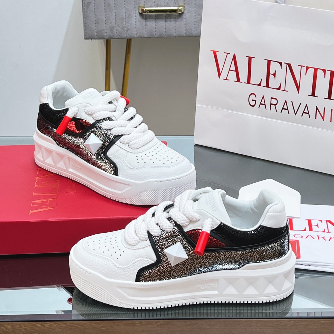 VALENTINO 25S GARAVANI ONE STUD XL PLATFORM SNEAKERS IN WHITE MIX METALLIC LAMBSKIN - 35