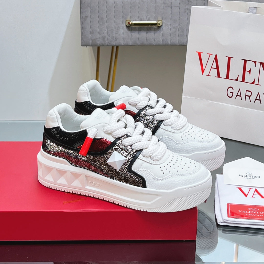 VALENTINO 25S GARAVANI ONE STUD XL PLATFORM SNEAKERS IN WHITE MIX METALLIC LAMBSKIN - 35