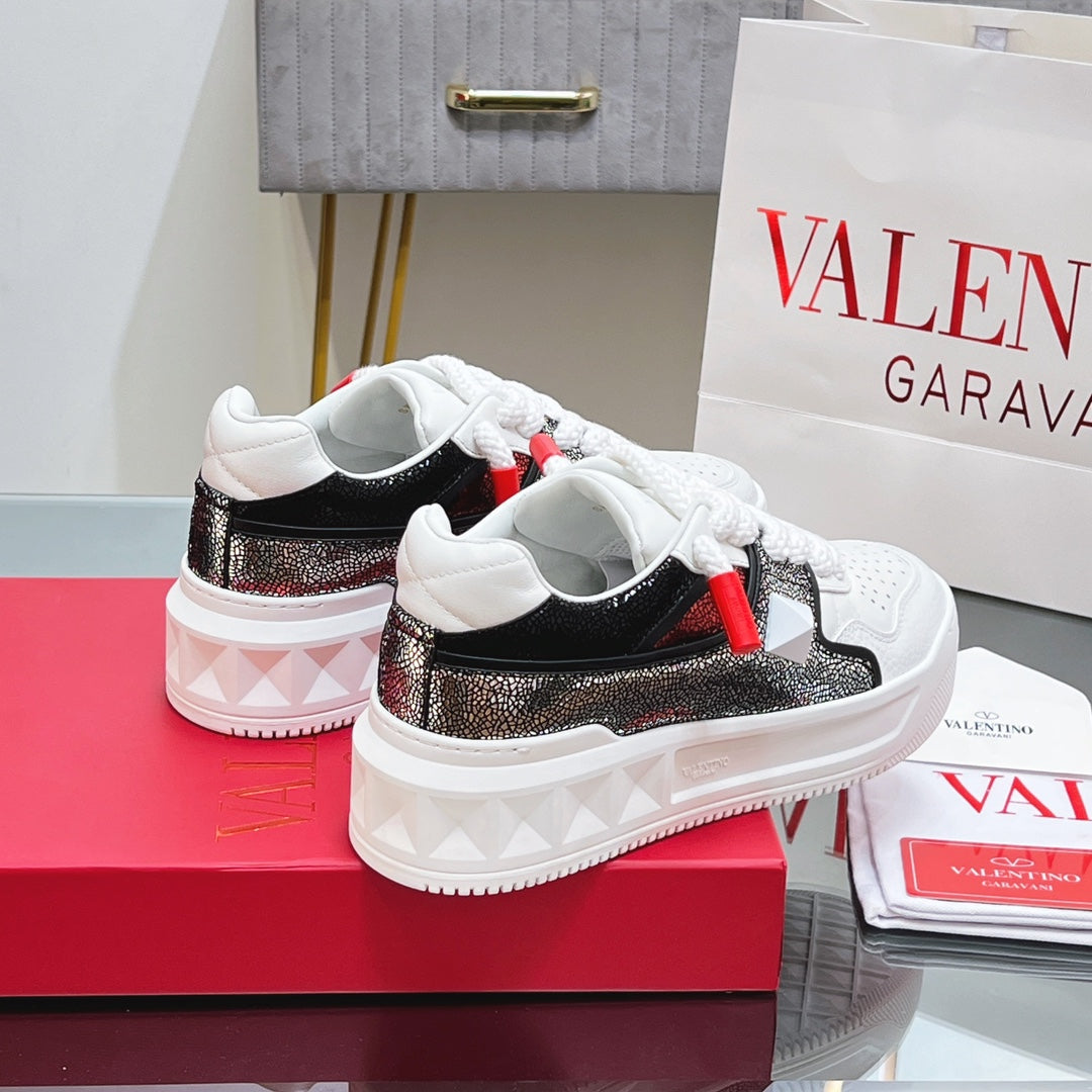 VALENTINO 25S GARAVANI ONE STUD XL PLATFORM SNEAKERS IN WHITE MIX METALLIC LAMBSKIN - 35