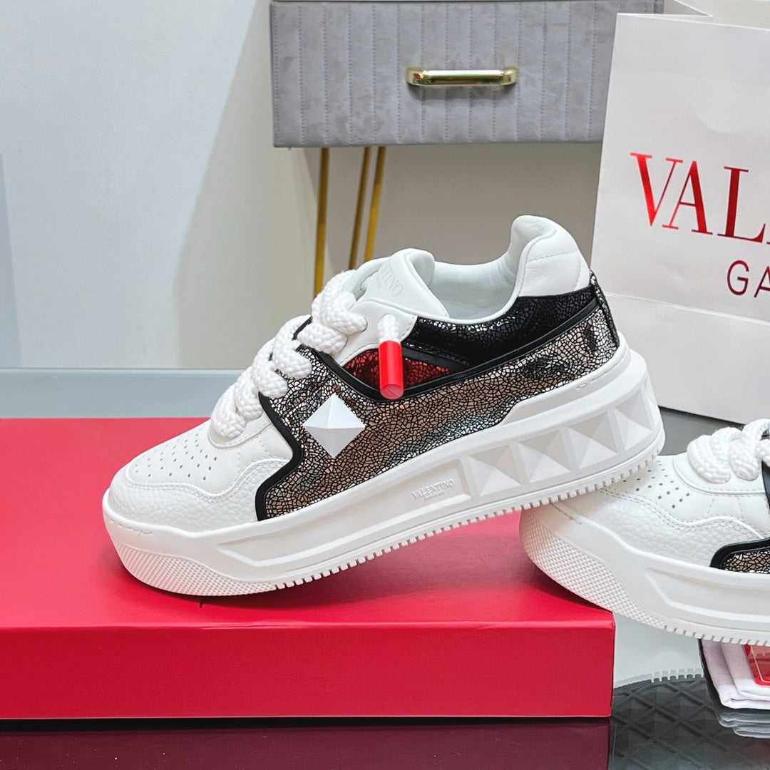 VALENTINO 25S GARAVANI ONE STUD XL PLATFORM SNEAKERS IN WHITE MIX METALLIC LAMBSKIN - 35