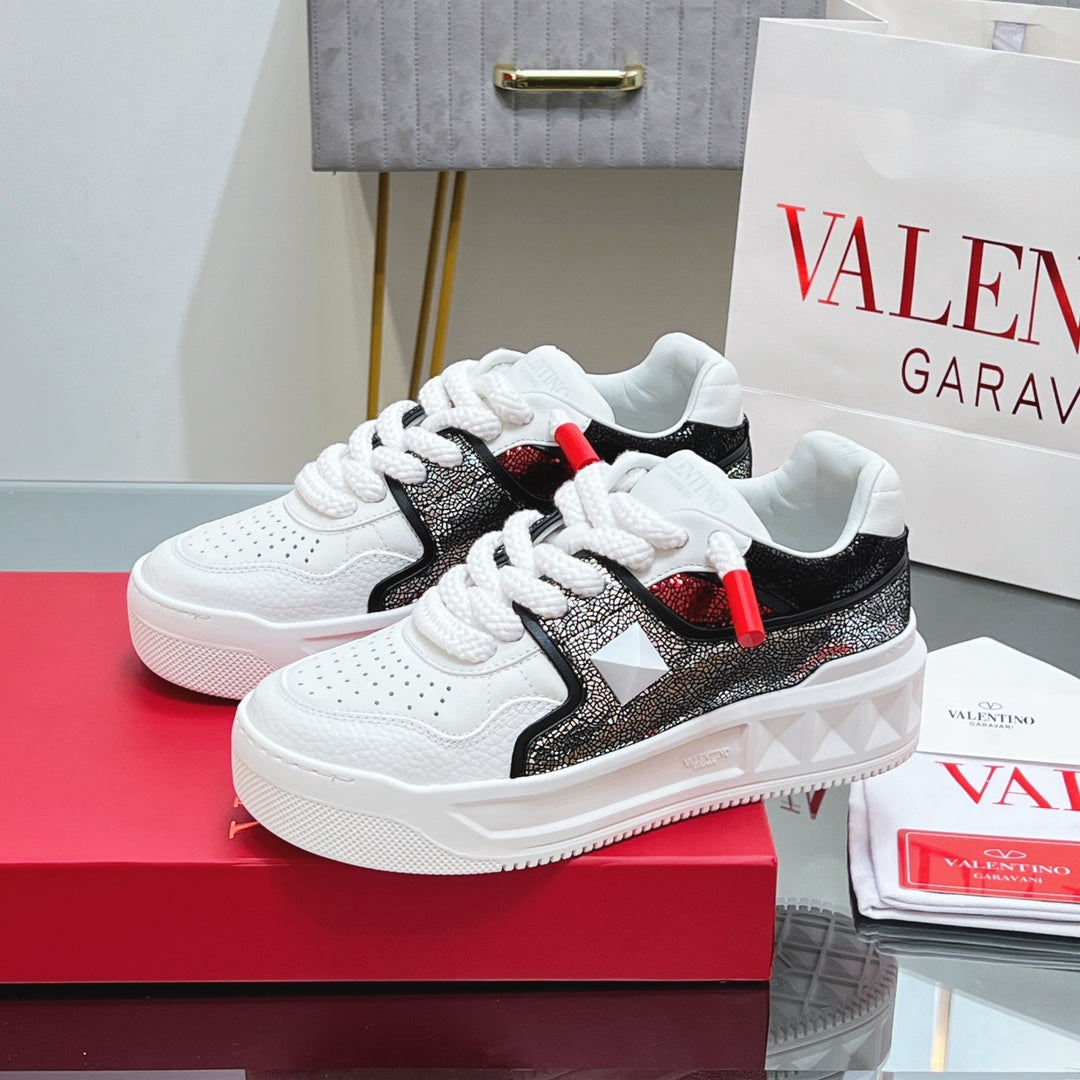 VALENTINO 25S GARAVANI ONE STUD XL PLATFORM SNEAKERS IN WHITE MIX METALLIC LAMBSKIN - 35