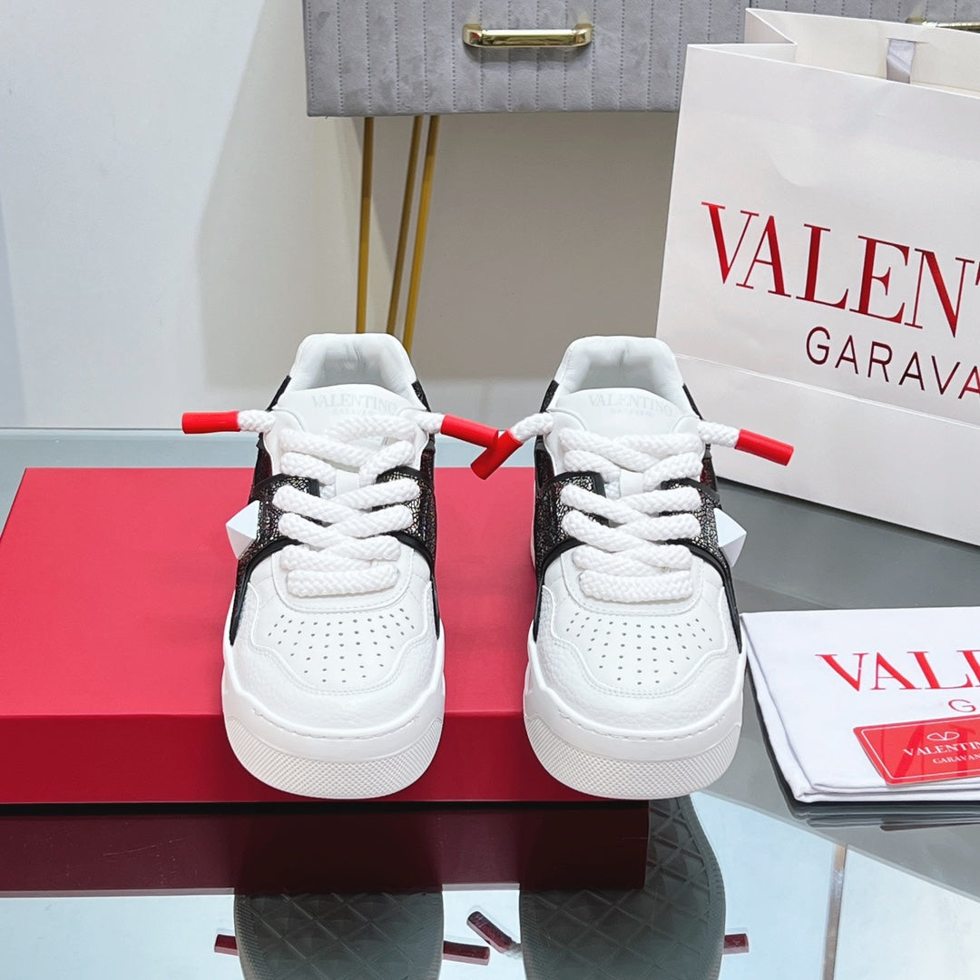 VALENTINO 25S GARAVANI ONE STUD XL PLATFORM SNEAKERS IN WHITE MIX METALLIC LAMBSKIN - 35