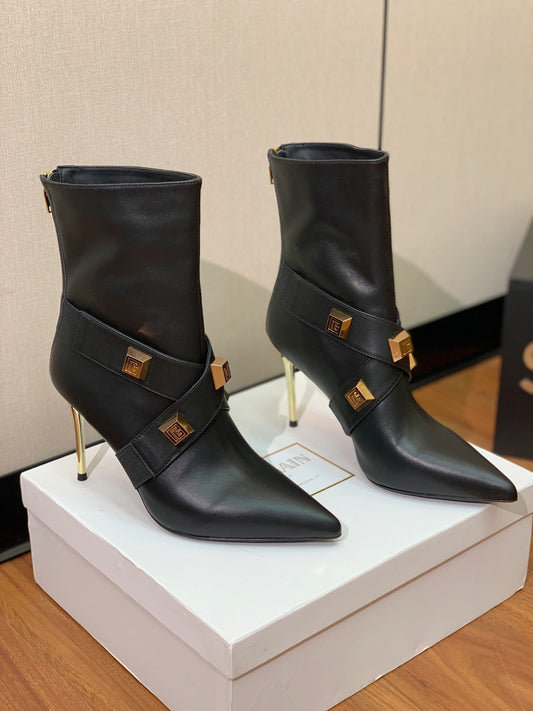 ЧОБОТИ BALMAIN 26S 105 ММ З ЧОРНОЇ ТЕЛЯЧОЇ ШКІРИ ІЗ ЗОЛОТОЮ ФУРНІТУРОЮ СТИЛЬ 1