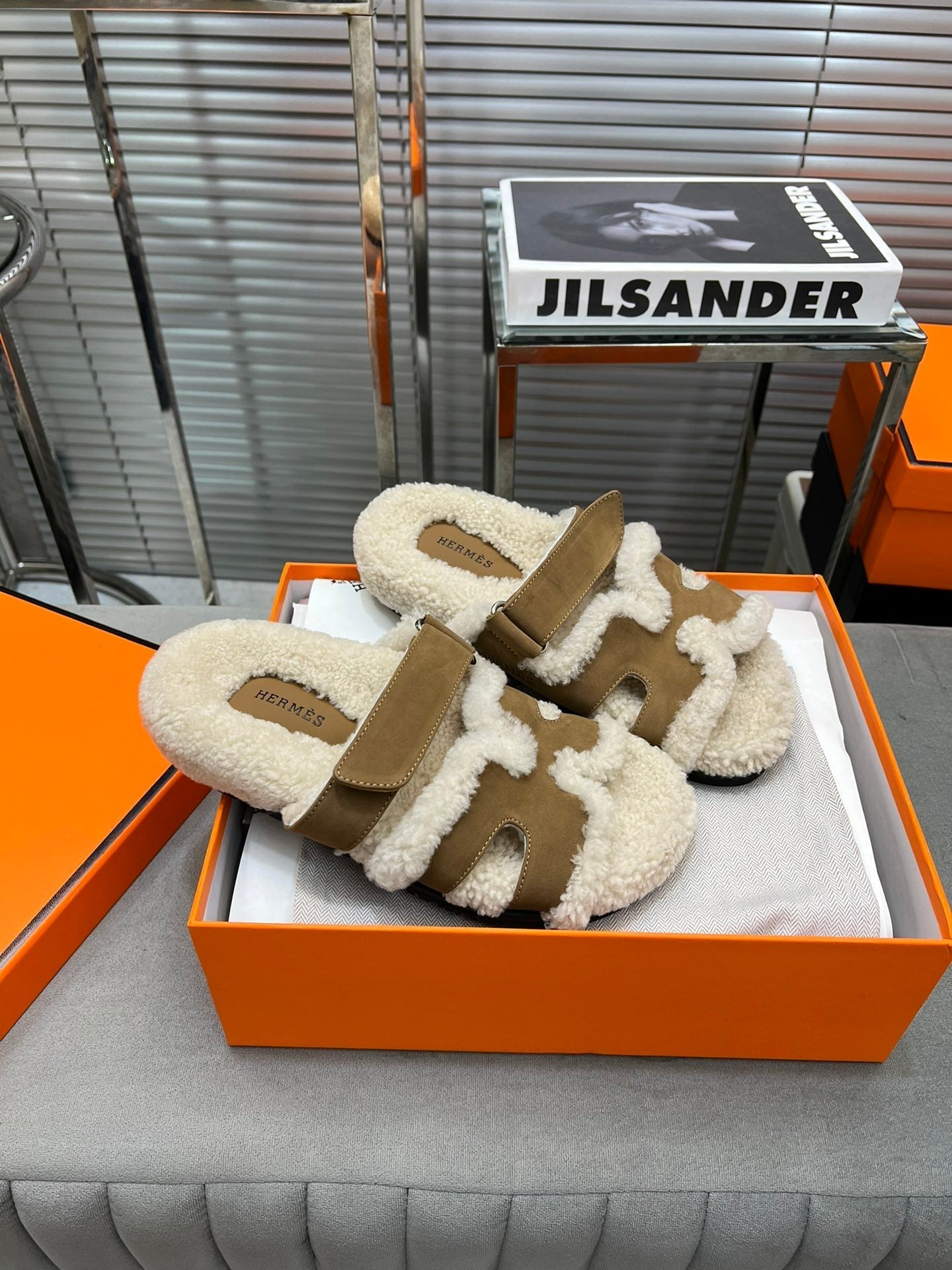 CHYPRE SLIPPERS IN BEIGE LAMB WOOL AND LIGHT FRENCH BEIGE SUEDE - 35