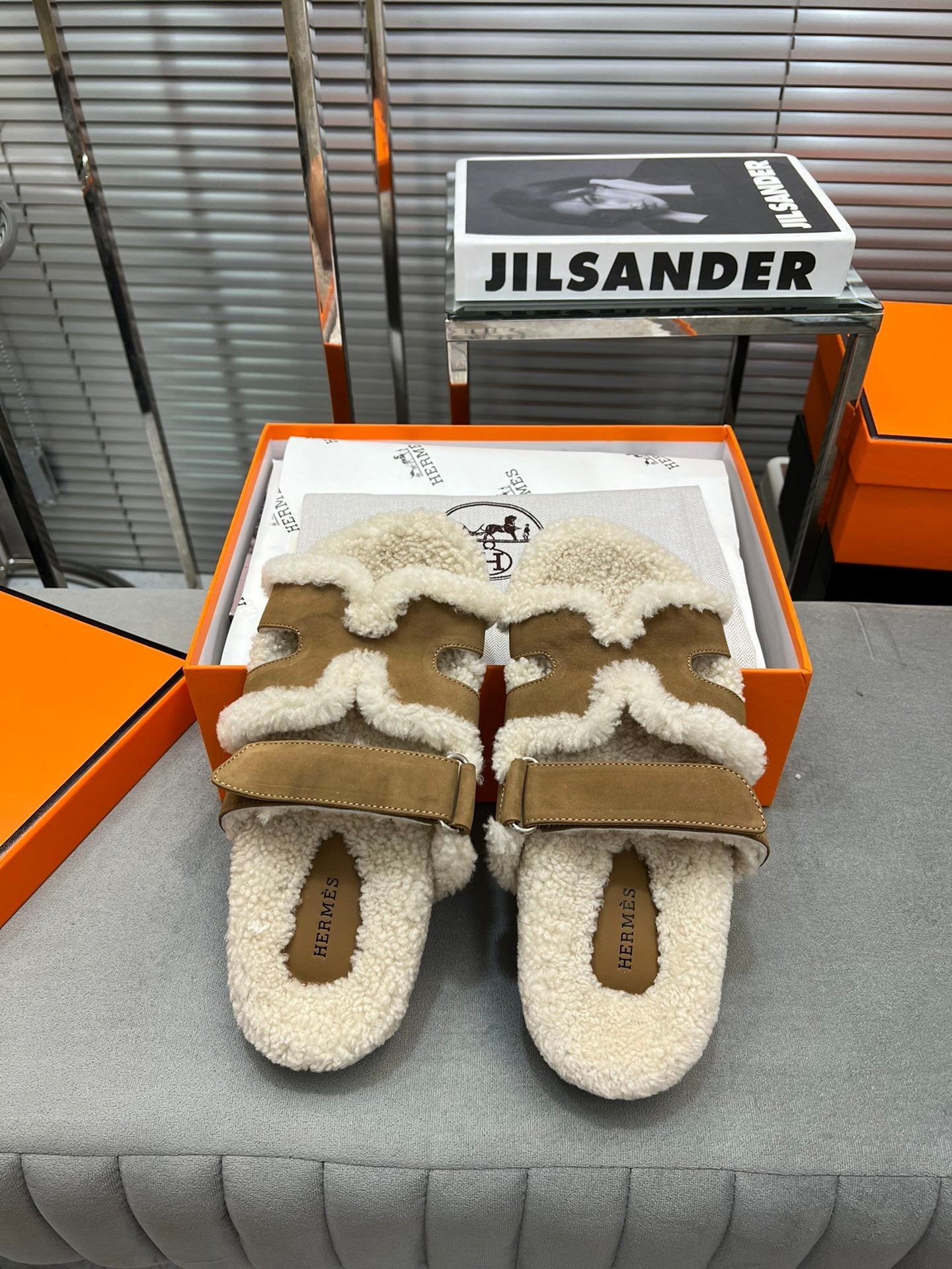 CHYPRE SLIPPERS IN BEIGE LAMB WOOL AND LIGHT FRENCH BEIGE SUEDE - 35