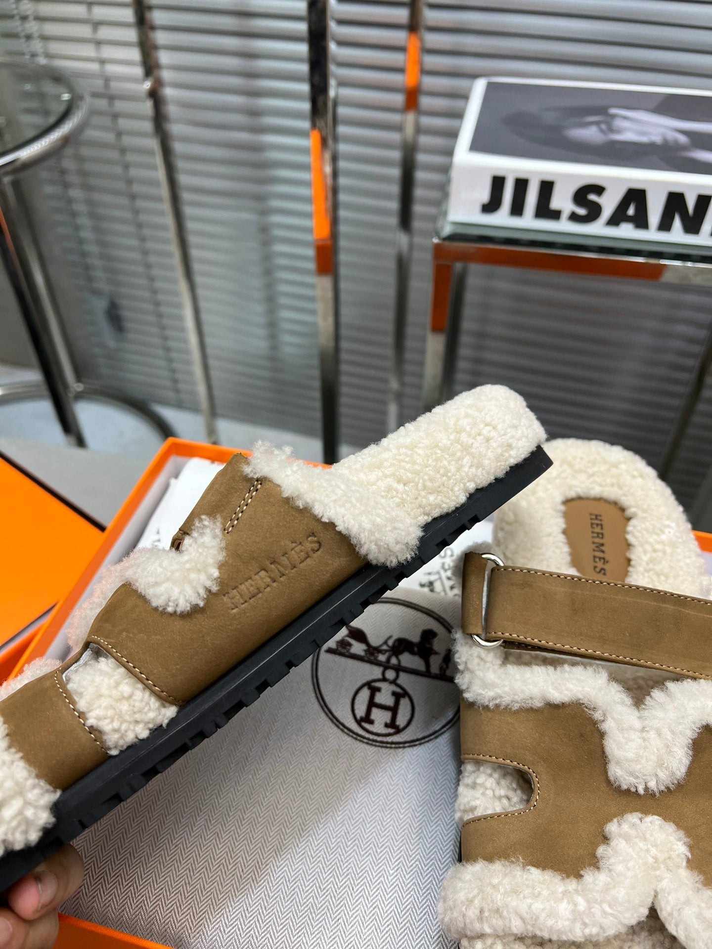 CHYPRE SLIPPERS IN BEIGE LAMB WOOL AND LIGHT FRENCH BEIGE SUEDE - 35