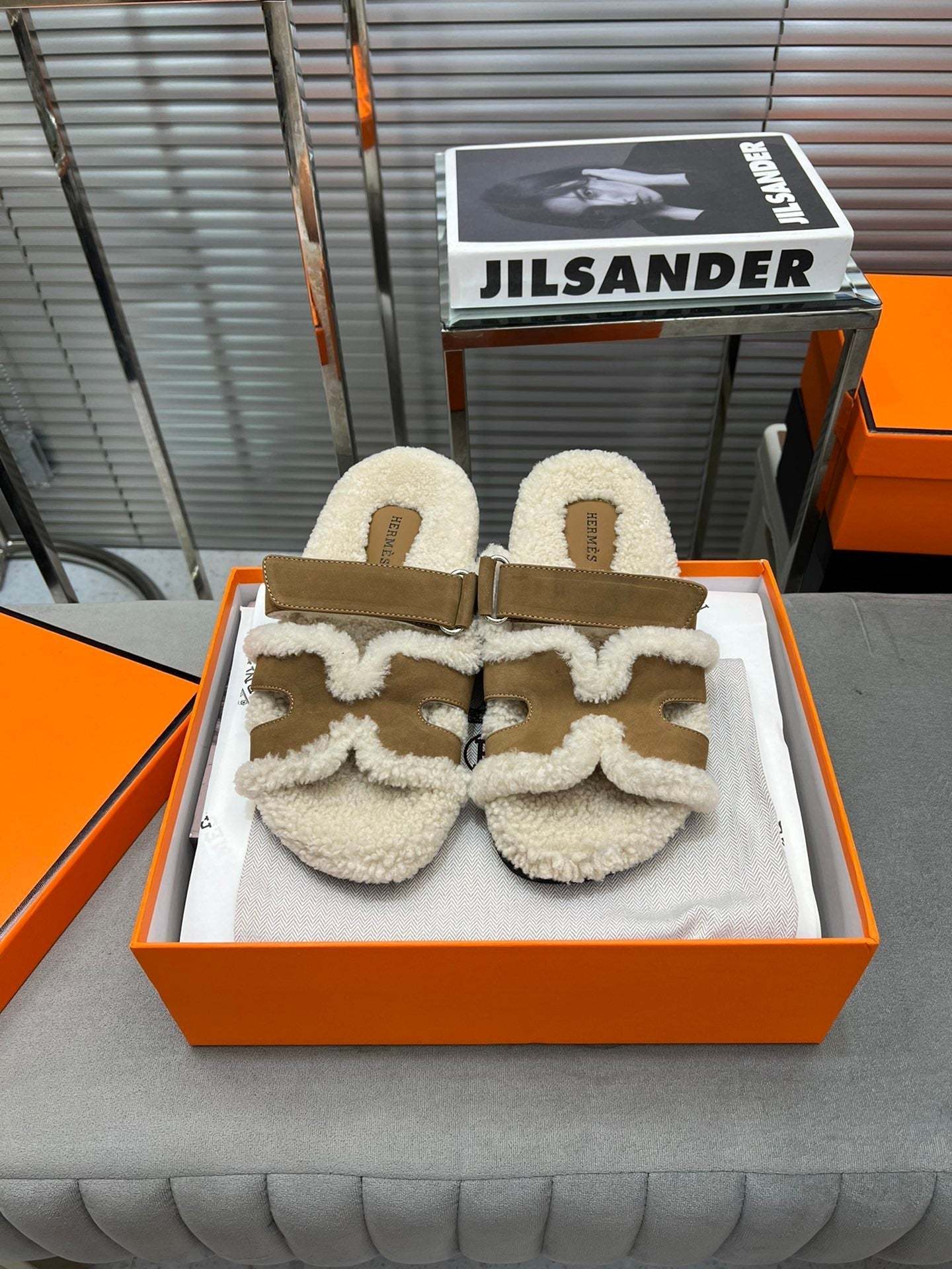 CHYPRE SLIPPERS IN BEIGE LAMB WOOL AND LIGHT FRENCH BEIGE SUEDE - 35