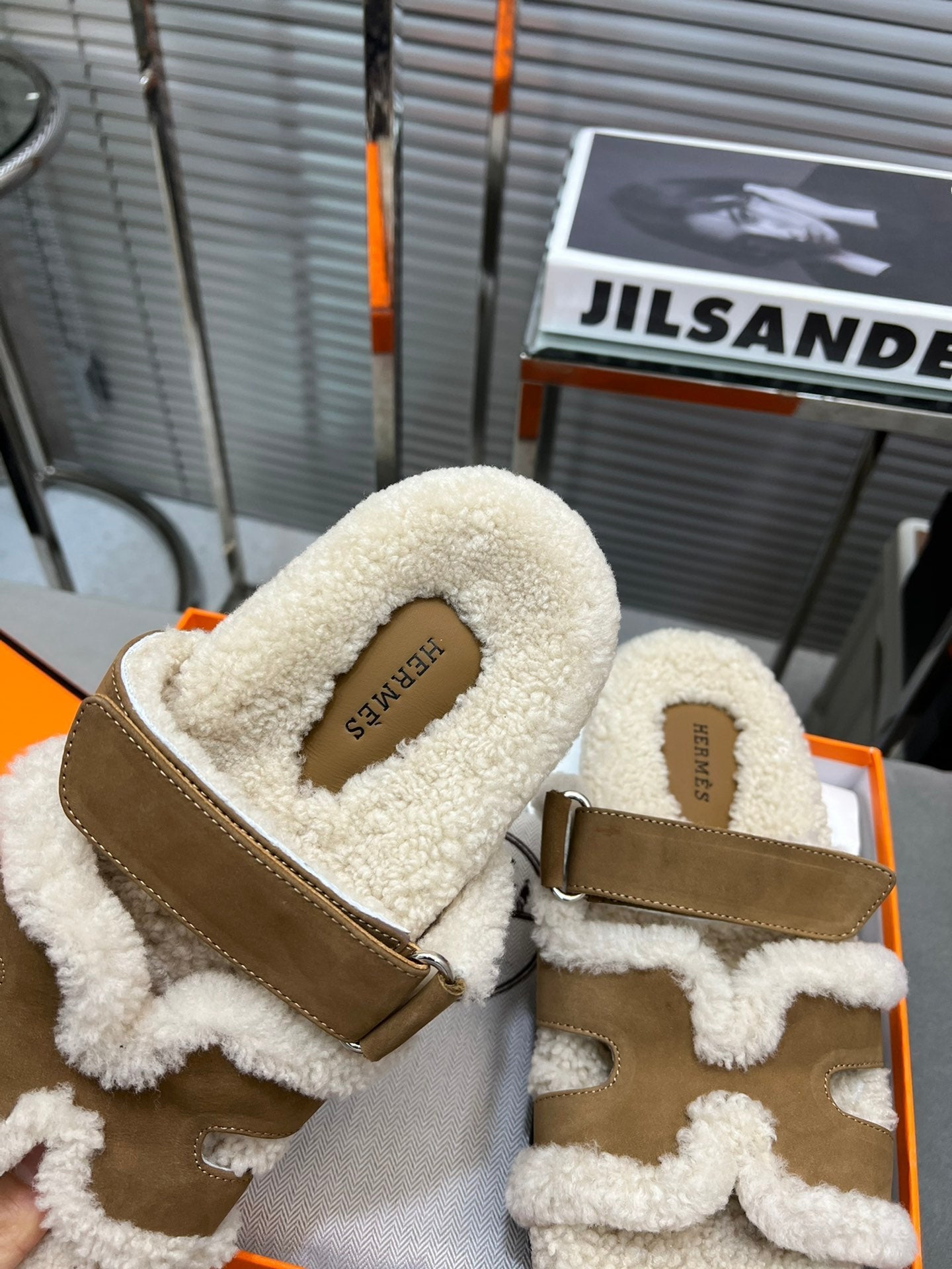 CHYPRE SLIPPERS IN BEIGE LAMB WOOL AND LIGHT FRENCH BEIGE SUEDE - 35
