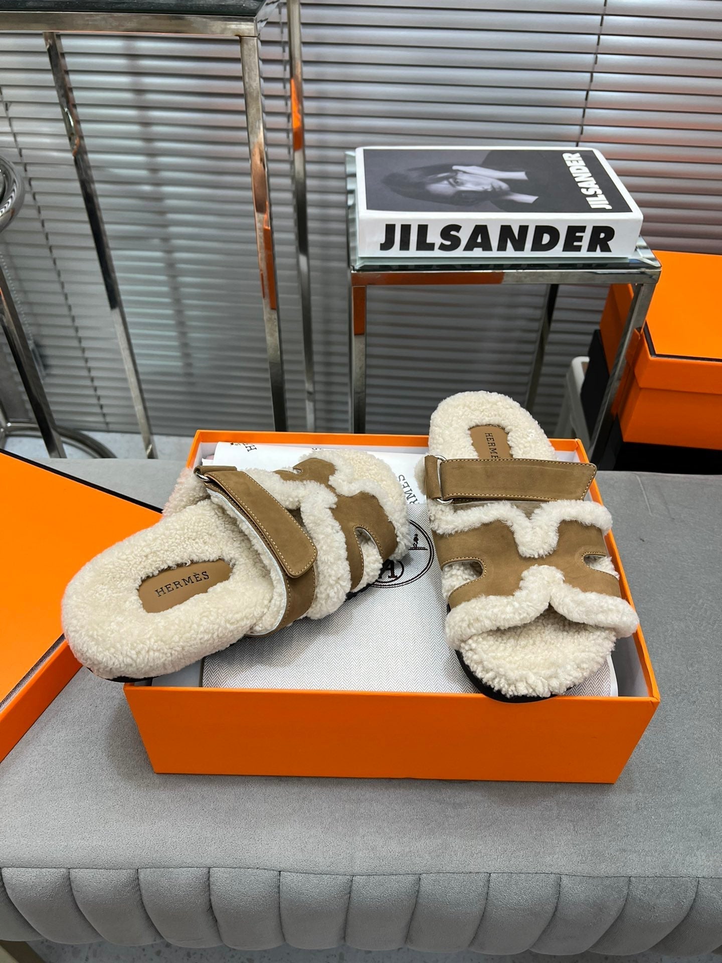 CHYPRE SLIPPERS IN BEIGE LAMB WOOL AND LIGHT FRENCH BEIGE SUEDE - 35