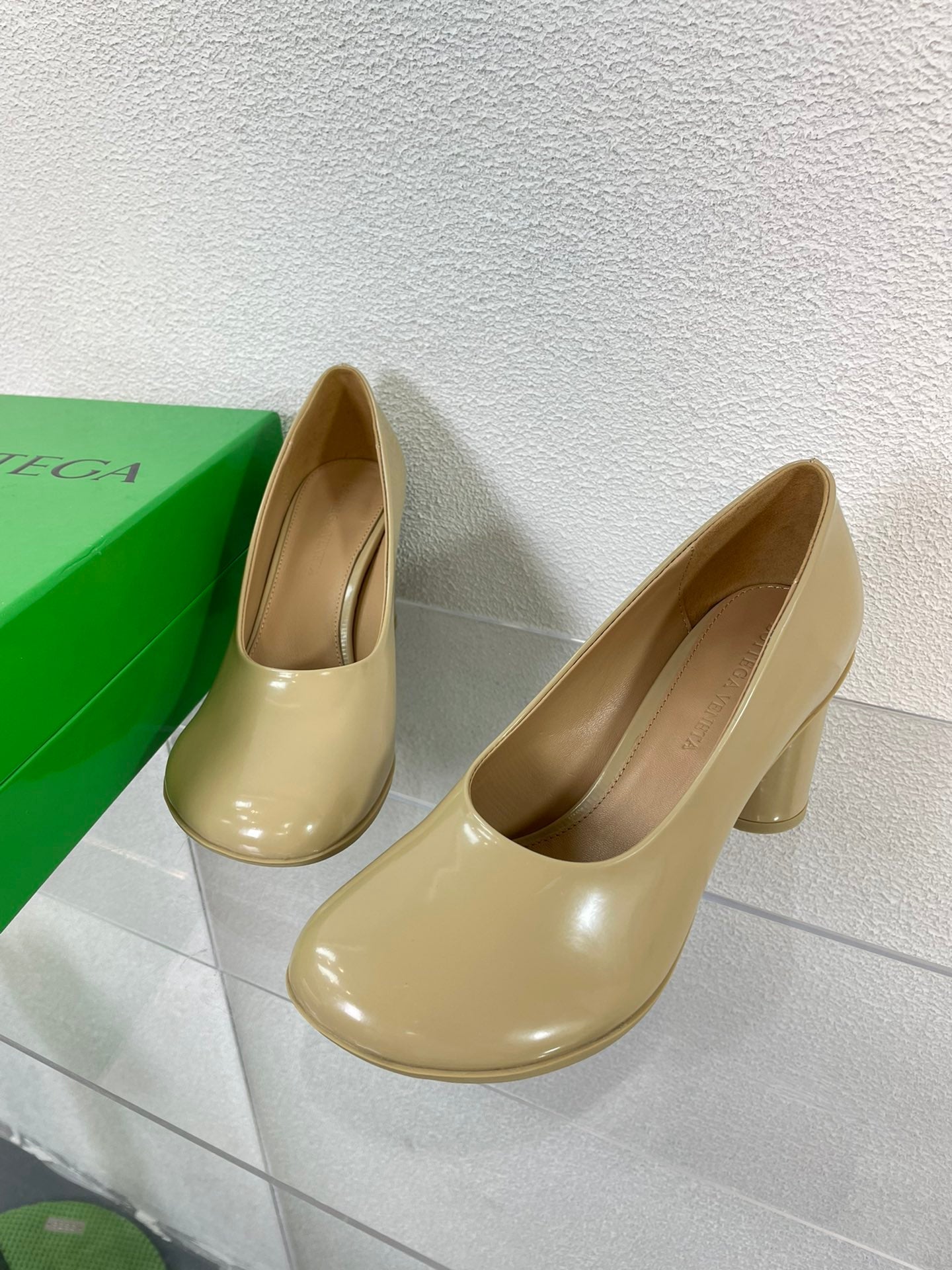 ATOMIC HIGH PUMP 9 CM IN BISQUE BEIGE CALFSKIN - 34