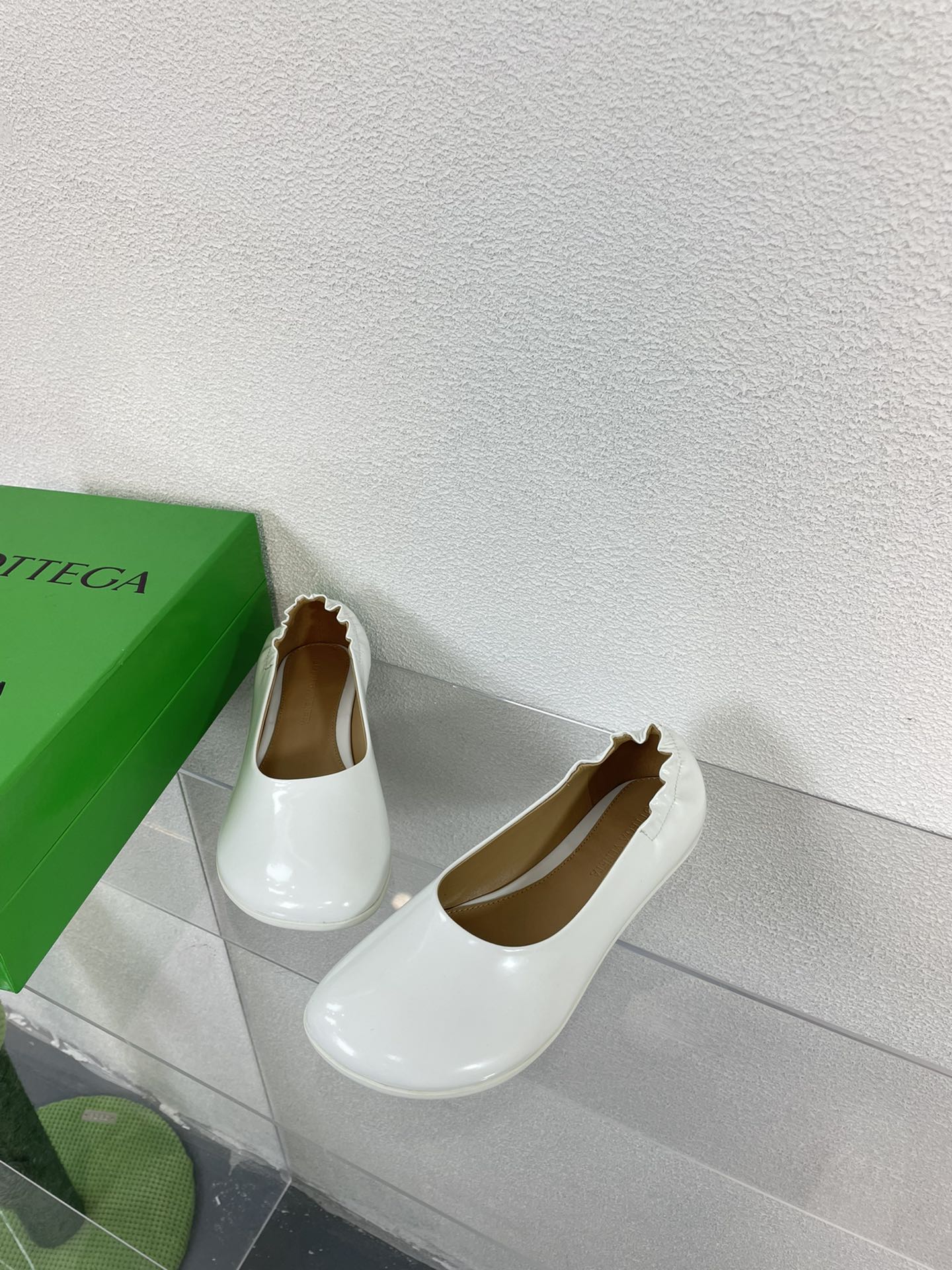ATOMIC BALLERINA FLAT IN WHITE CALFSKIN - 34