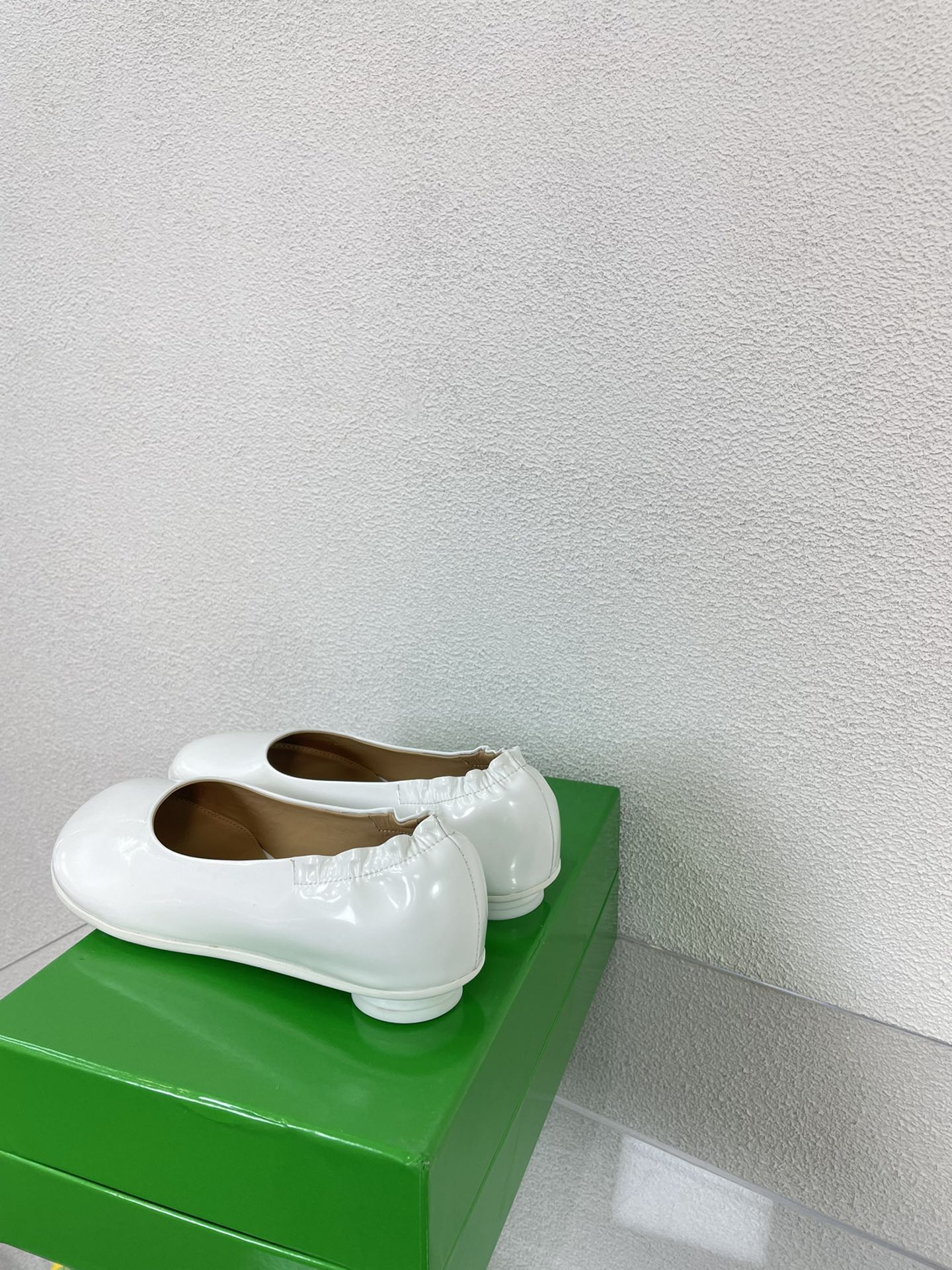 ATOMIC BALLERINA FLAT IN WHITE CALFSKIN - 34
