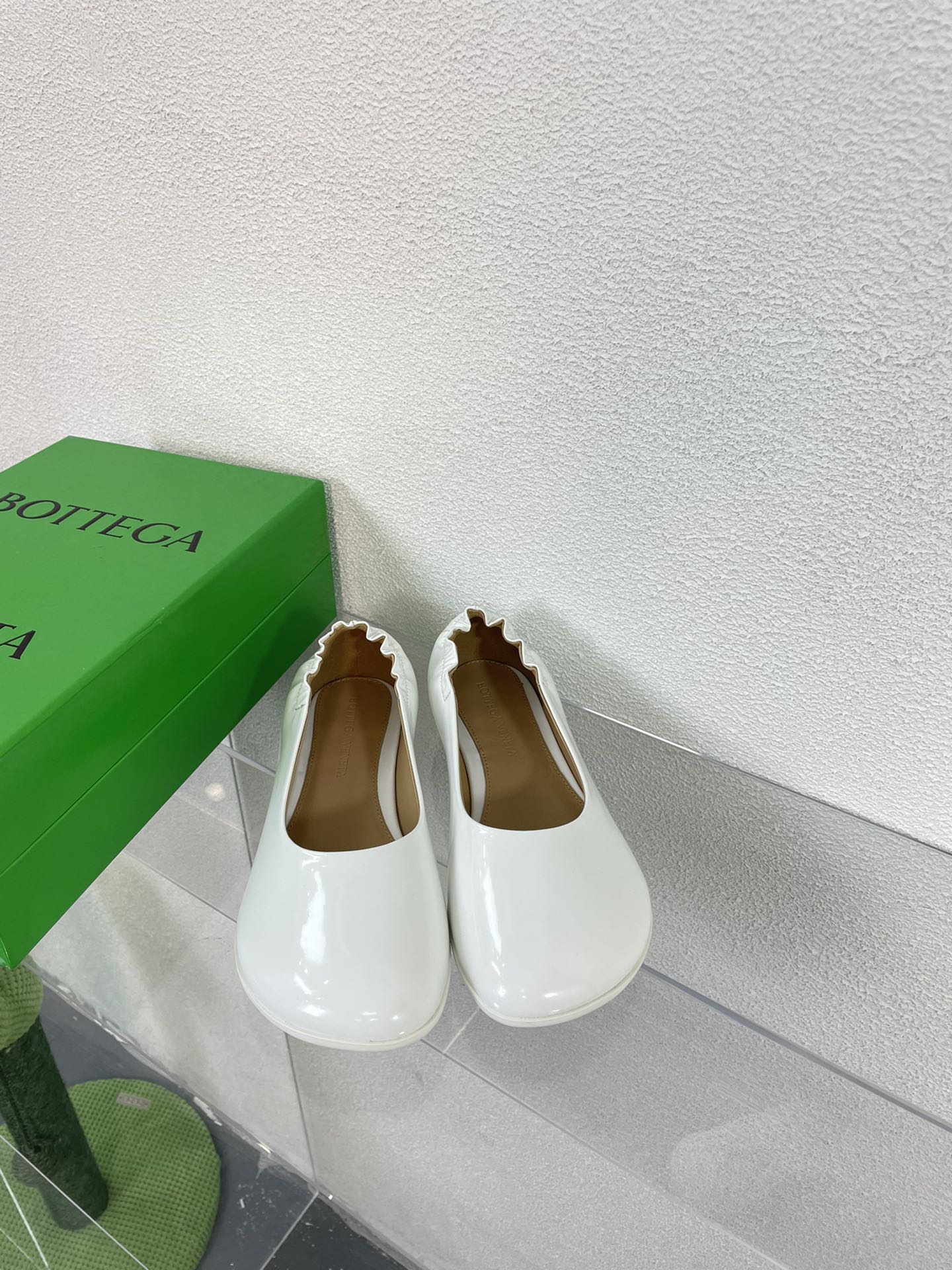 ATOMIC BALLERINA FLAT IN WHITE CALFSKIN - 34