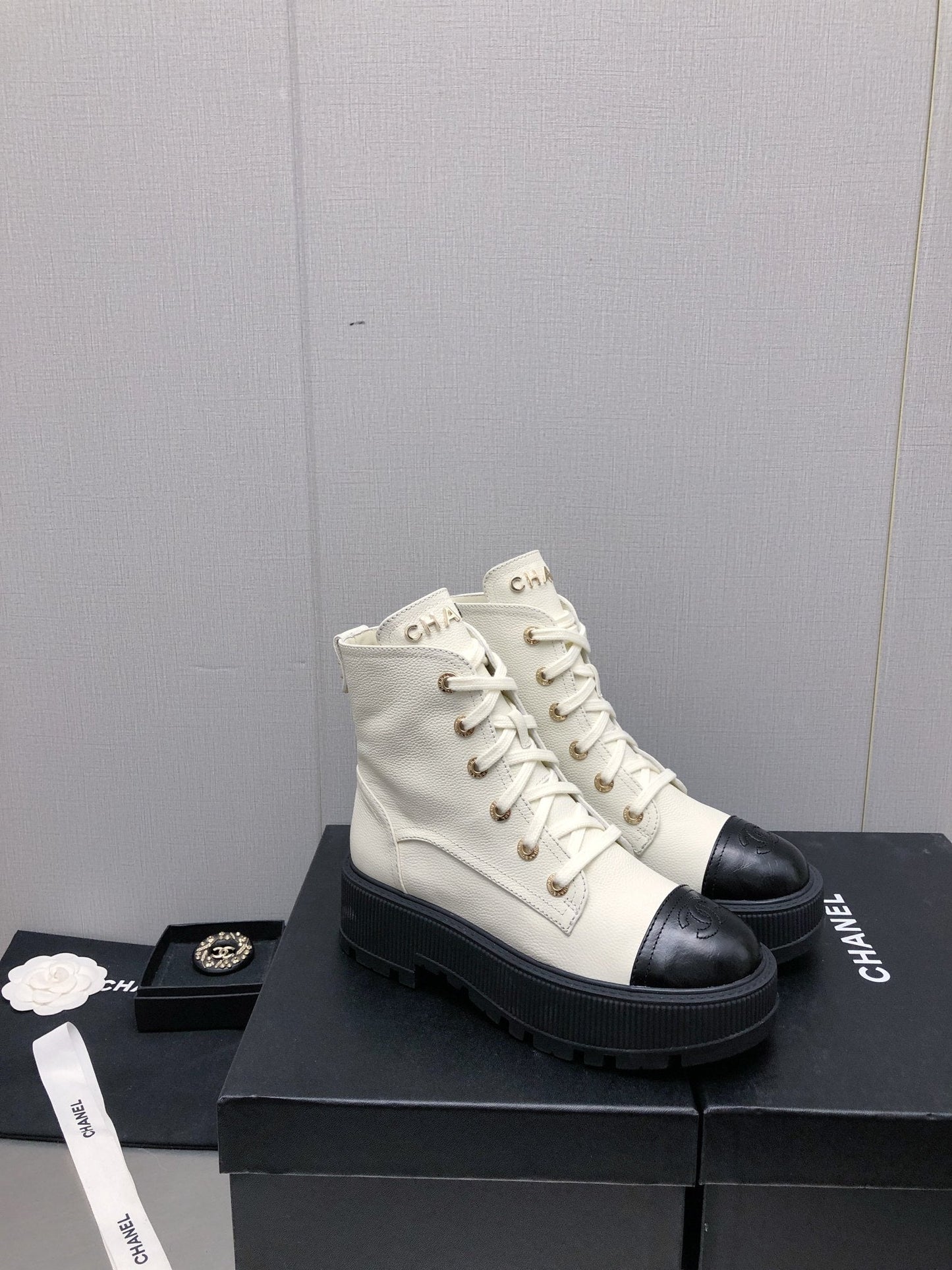 MARTIN SHORT BOOTS WHITE MIX BLACK LAMBSKIN - 35