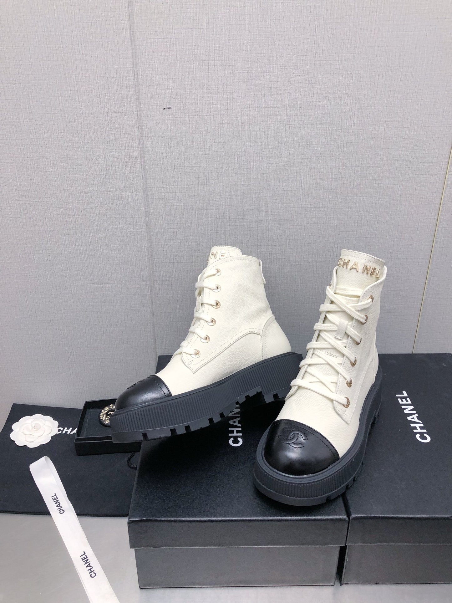 MARTIN SHORT BOOTS WHITE MIX BLACK LAMBSKIN - 35
