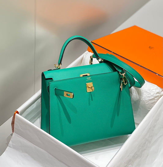 KELLY 25 СМ У КОЛЬОРІ VERT VERTIGO ЗІ ШКІРИ EPSOM, ФУРНІТУРА З ПОЗОЛОТОЮ
