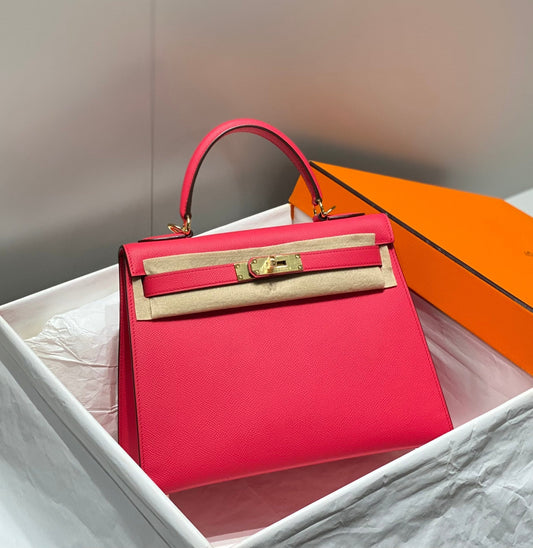 KELLY 28СМ ЗІ ШКІРИ SWIFT КОЛЬОРУ ROSE TYRIEN, ЗОЛОТА ФУРНІТУРА