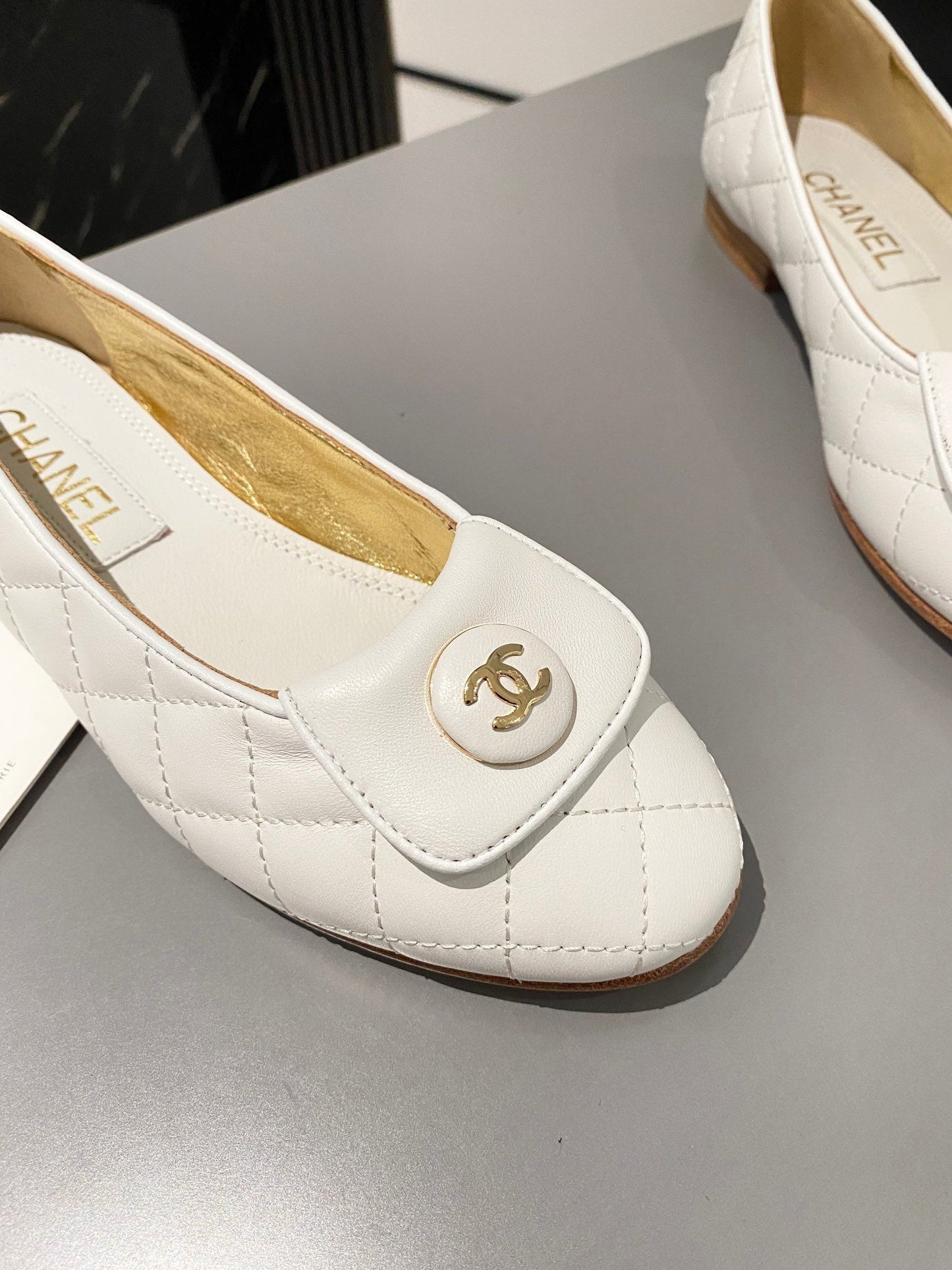 BALLET FLAT WHITE LAMBSKIN - 35