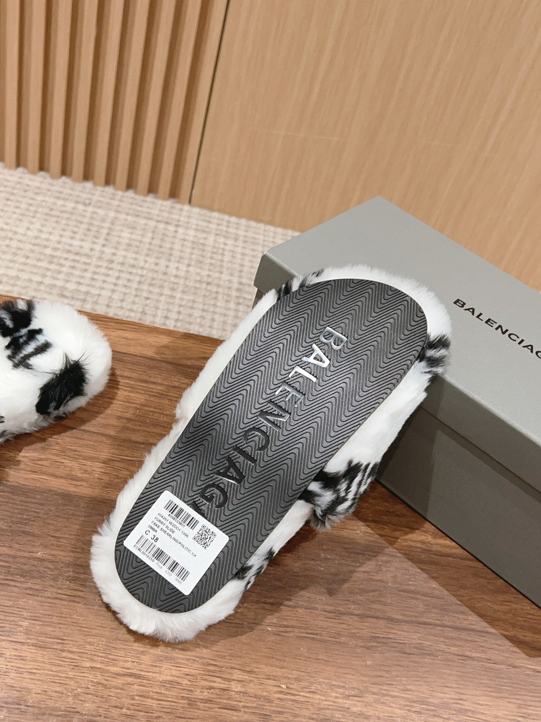 LAMB WOOL SLIPPER WHITE MIX BLACK - 35