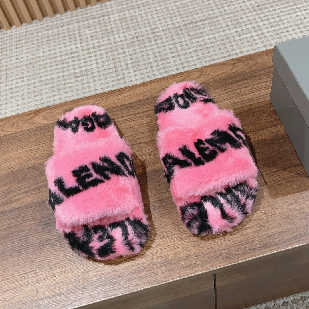 LAMB WOOL SLIPPER PINK AND BLACK - 35