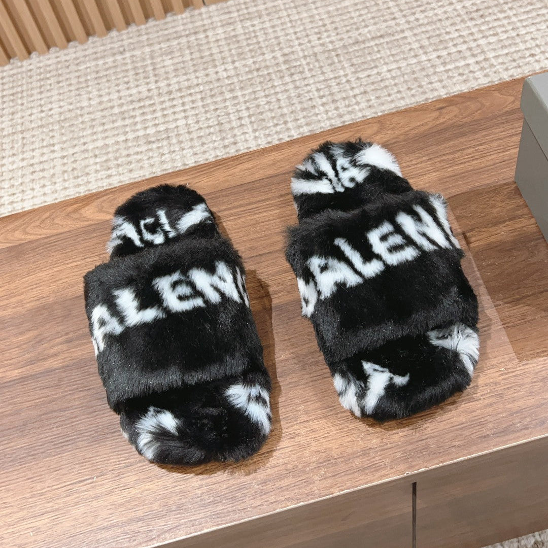 LAMB WOOL SLIPPER BLACK AND WHITE - 35