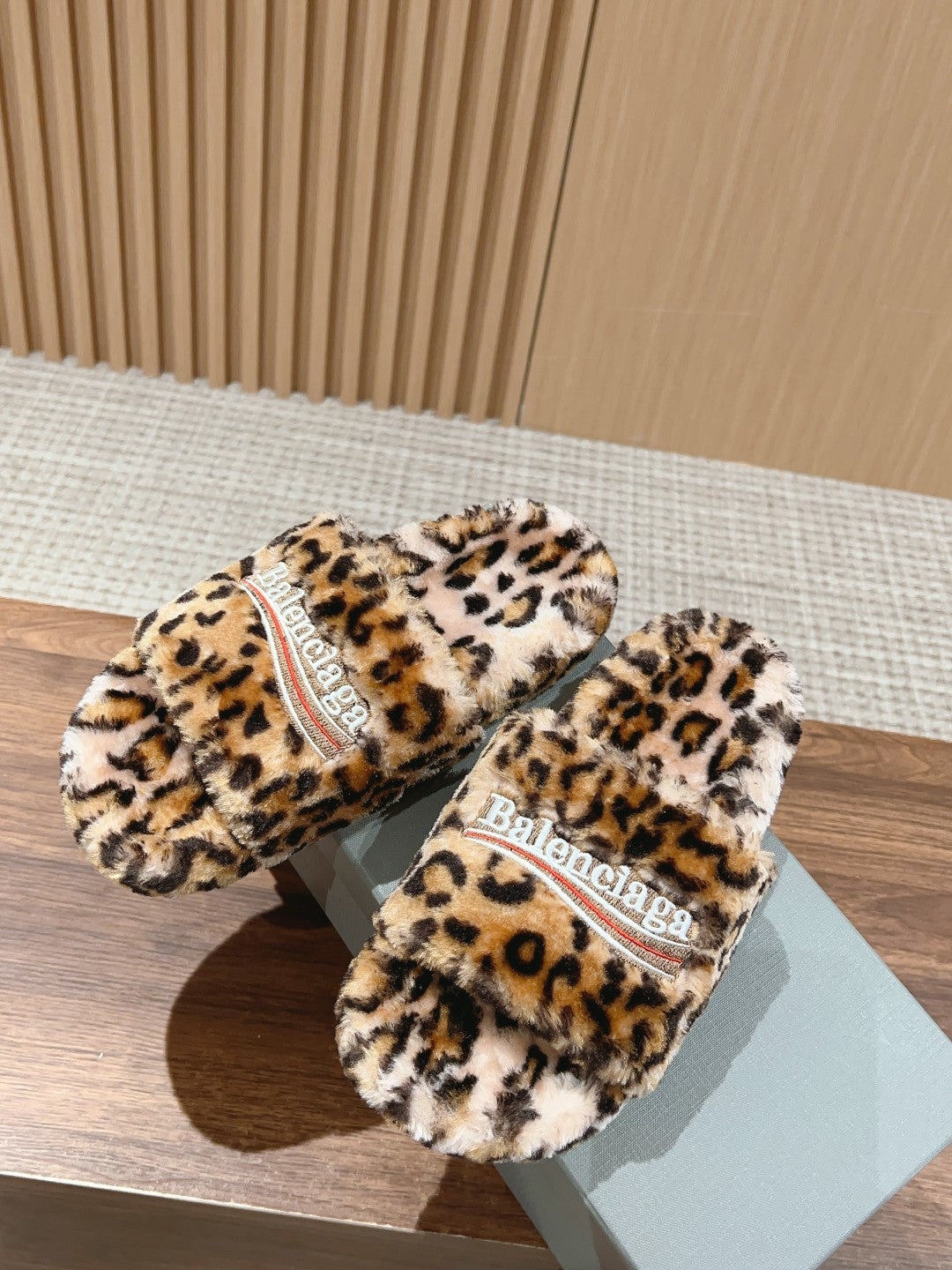 FURRY SLIDES IN LEOPARD PRINT RABBIT FUR - 35