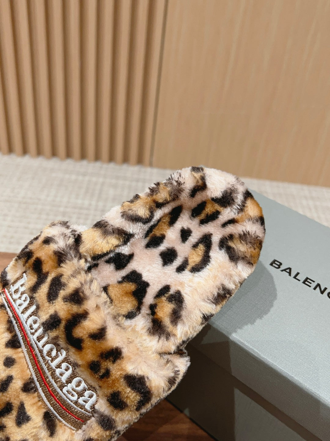 FURRY SLIDES IN LEOPARD PRINT RABBIT FUR - 35