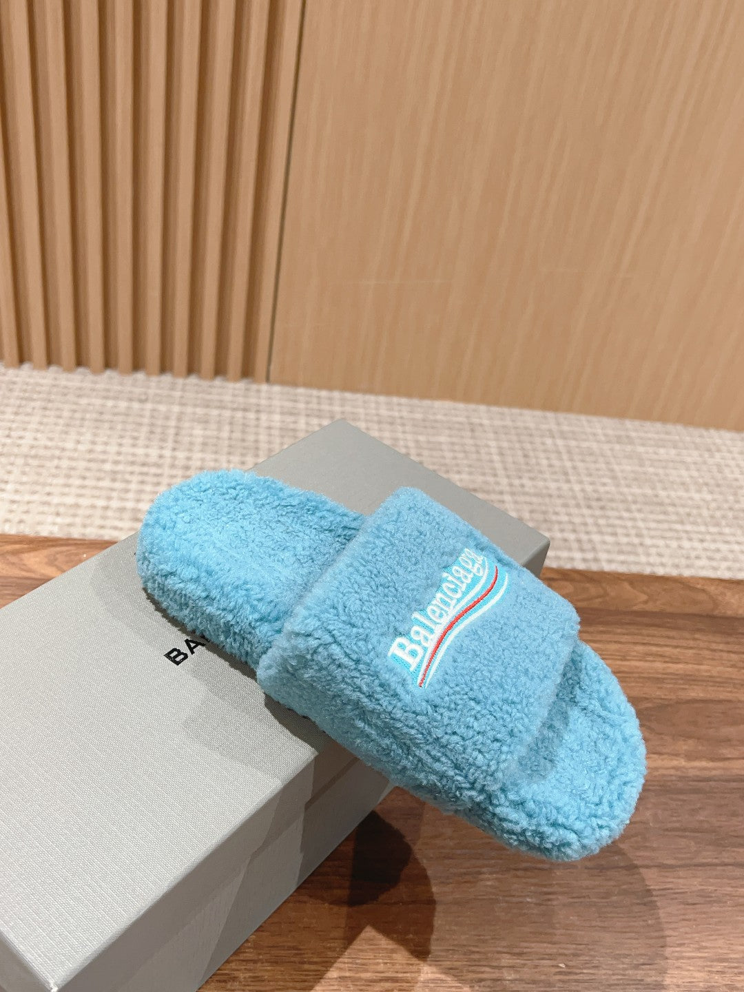 FURRY SLIDES IN SKY BLUE CURLY SHEARLING - 35