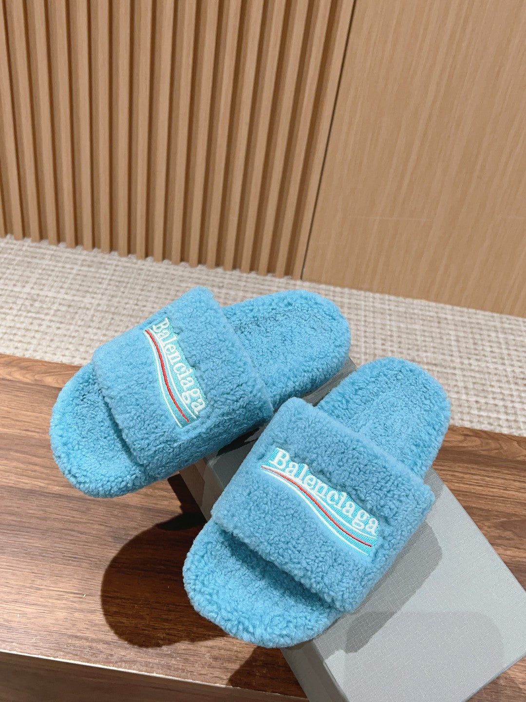 FURRY SLIDES IN SKY BLUE CURLY SHEARLING - 35