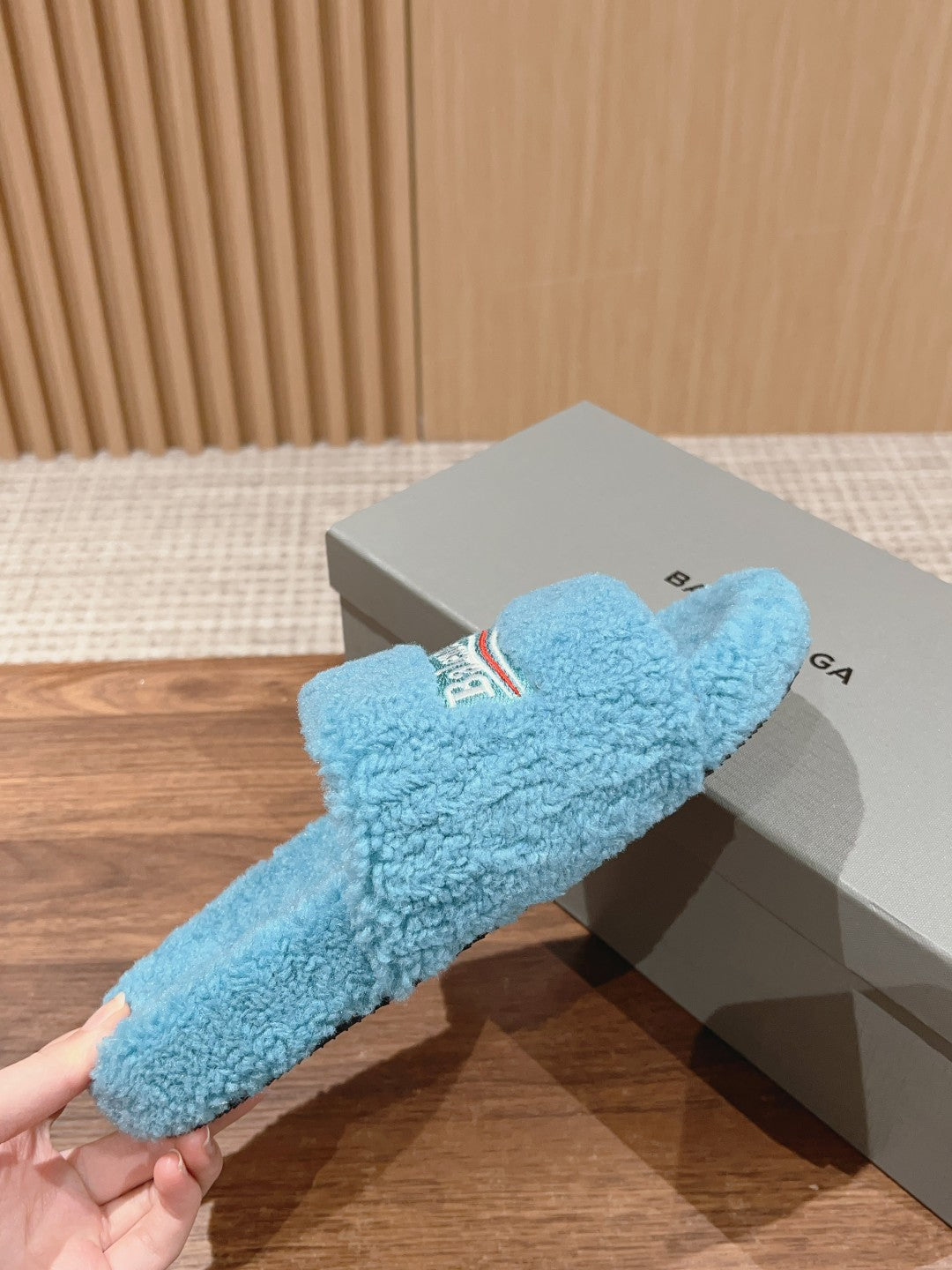 FURRY SLIDES IN SKY BLUE CURLY SHEARLING - 35