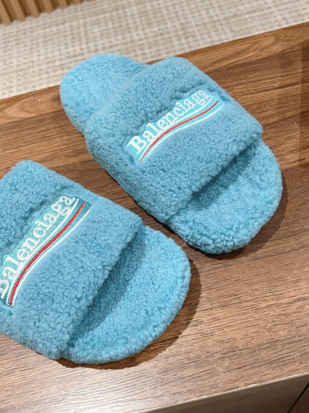 FURRY SLIDES IN SKY BLUE CURLY SHEARLING - 35