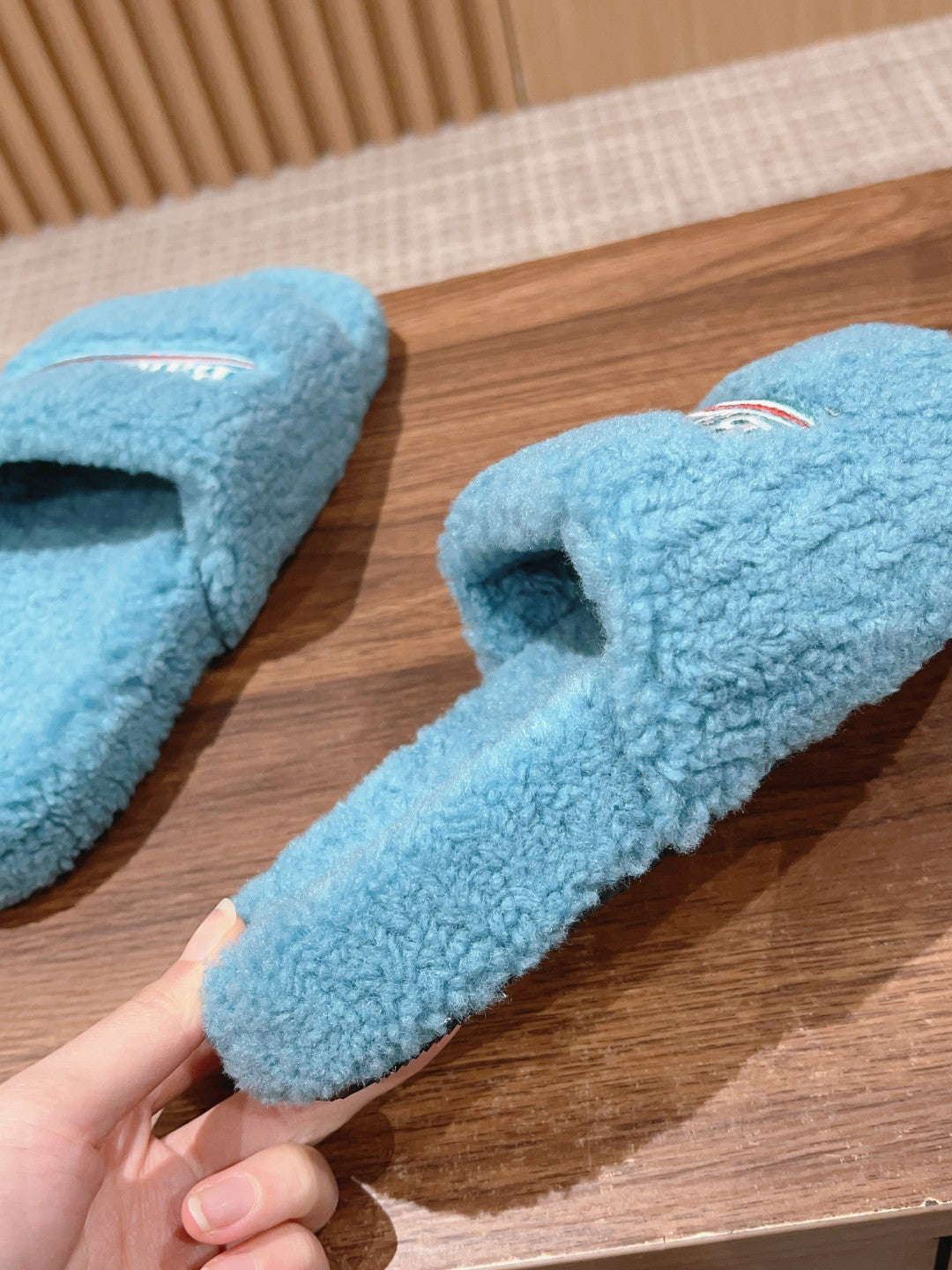 FURRY SLIDES IN SKY BLUE CURLY SHEARLING - 35