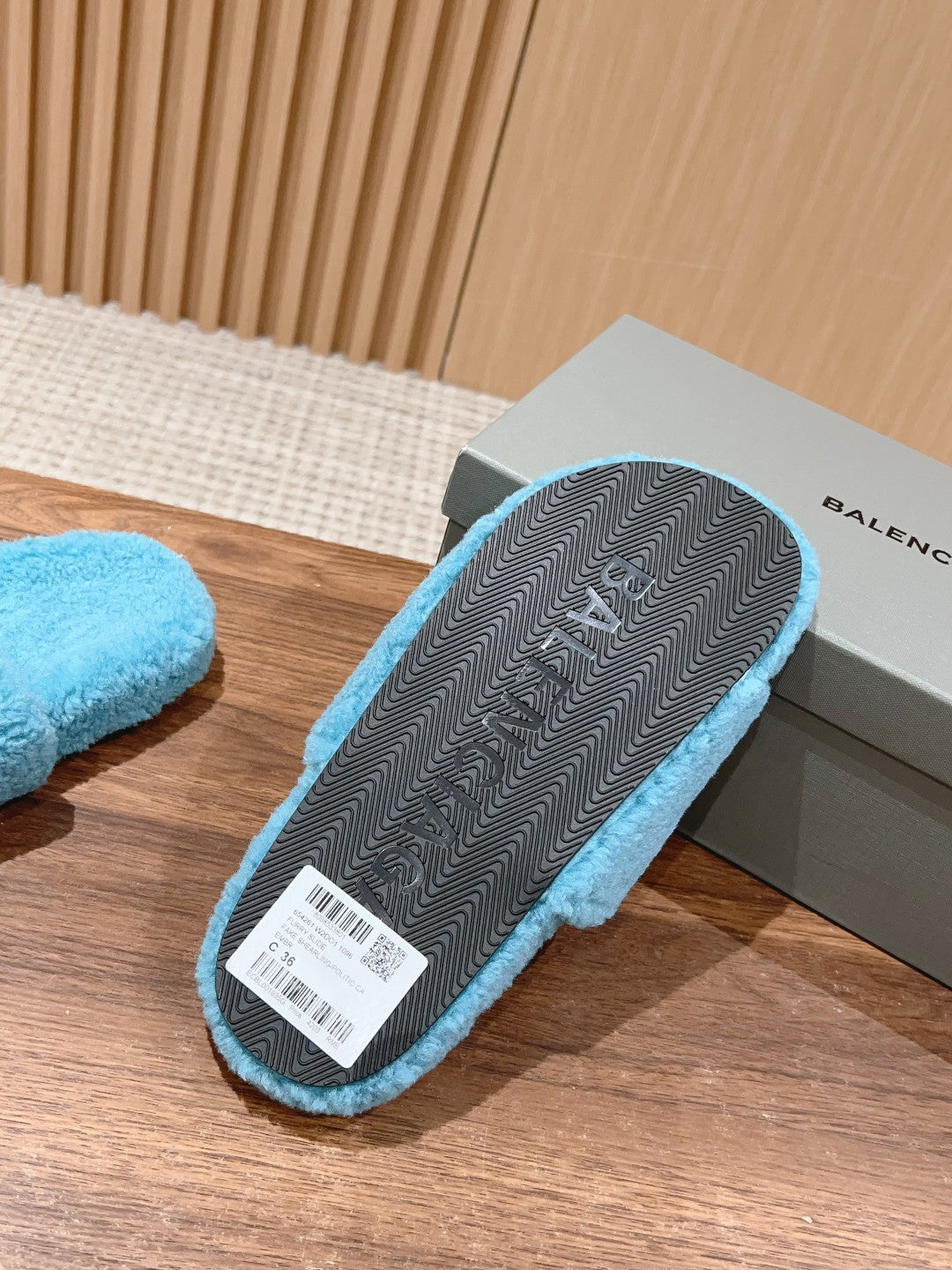 FURRY SLIDES IN SKY BLUE CURLY SHEARLING - 35