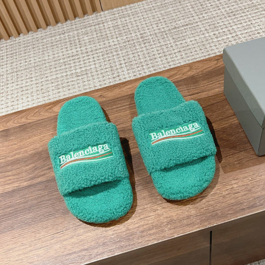 FURRY SLIDES IN TURQUOISE CURLY SHEARLING - 35