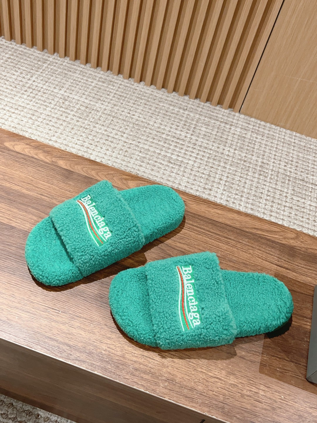 FURRY SLIDES IN TURQUOISE CURLY SHEARLING - 35