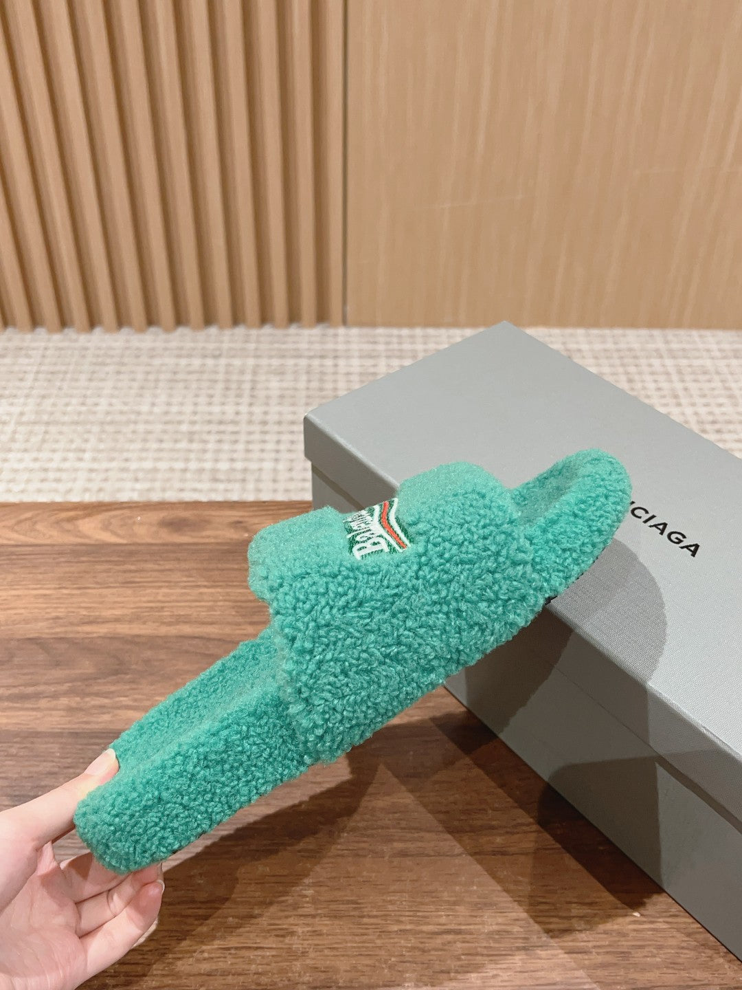 FURRY SLIDES IN TURQUOISE CURLY SHEARLING - 35