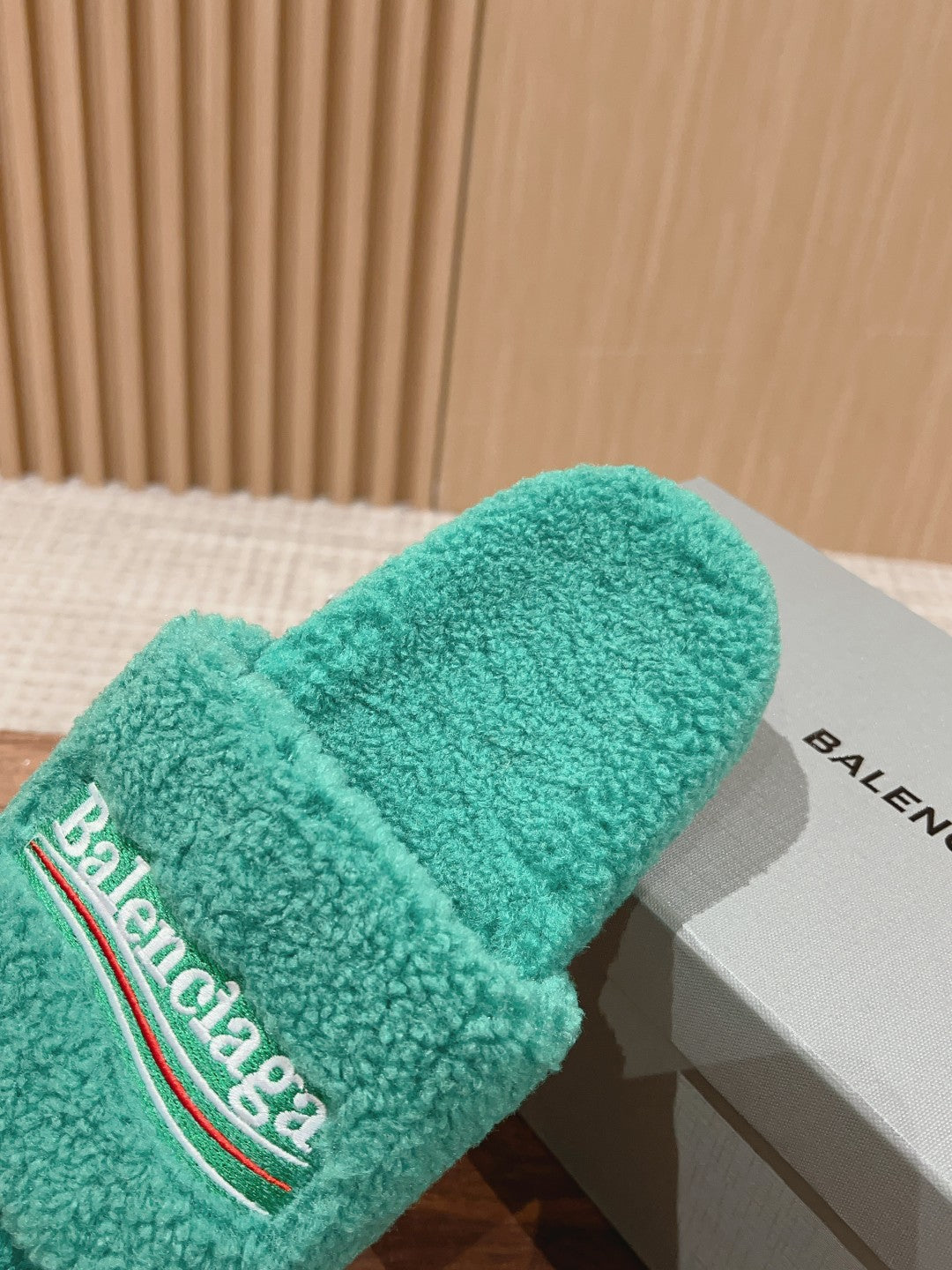 FURRY SLIDES IN TURQUOISE CURLY SHEARLING - 35