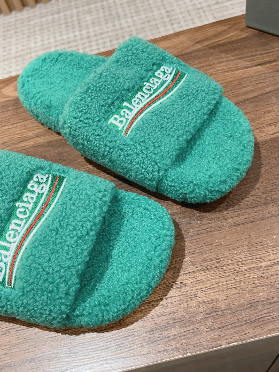 FURRY SLIDES IN TURQUOISE CURLY SHEARLING - 35