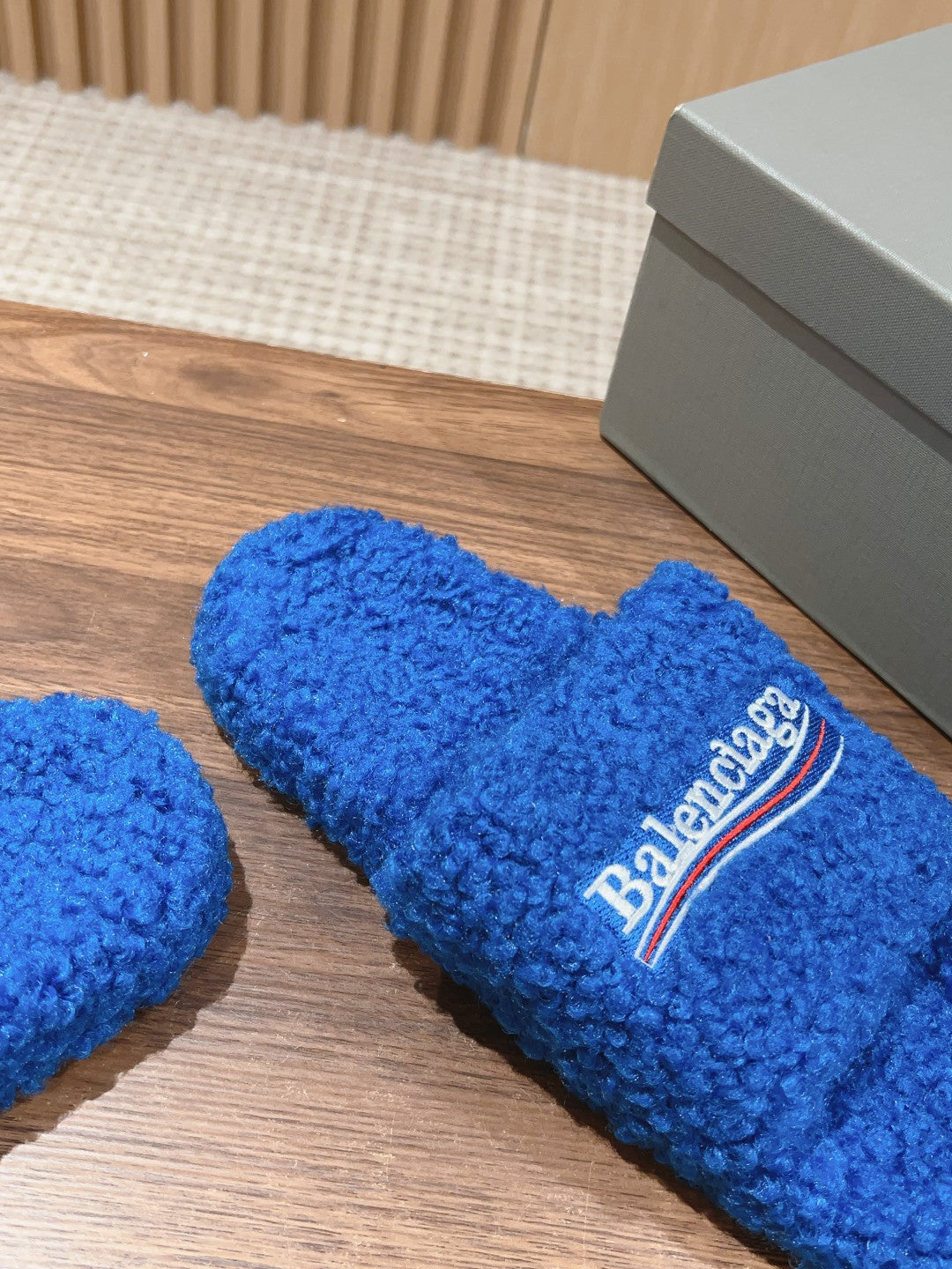 FURRY SLIDES IN COBALT BLUE CURLY SHEARLING - 35