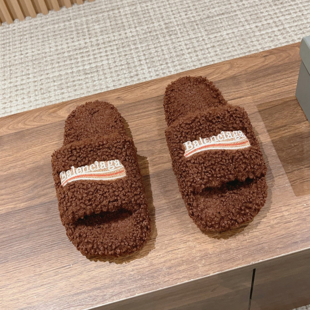 FURRY SLIDES IN BROWN CURLY SHEARLING - 35