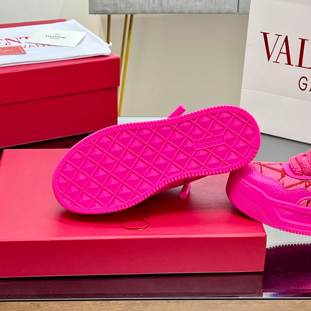 VALENTINO 25S GARAVANI ONE STUD XL PLATFORM SNEAKERS IN PINK LAMBSKIN AND FABRIC - 35